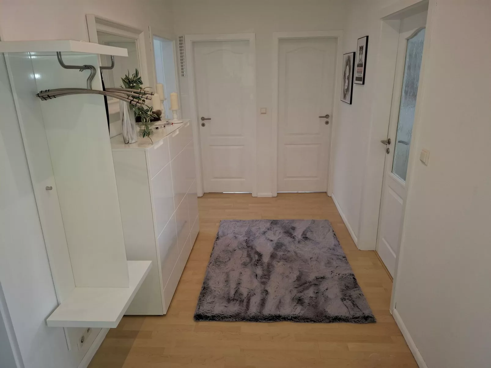 Private Ferienwohnung in Nordenham, großer Balkon-Drinnen