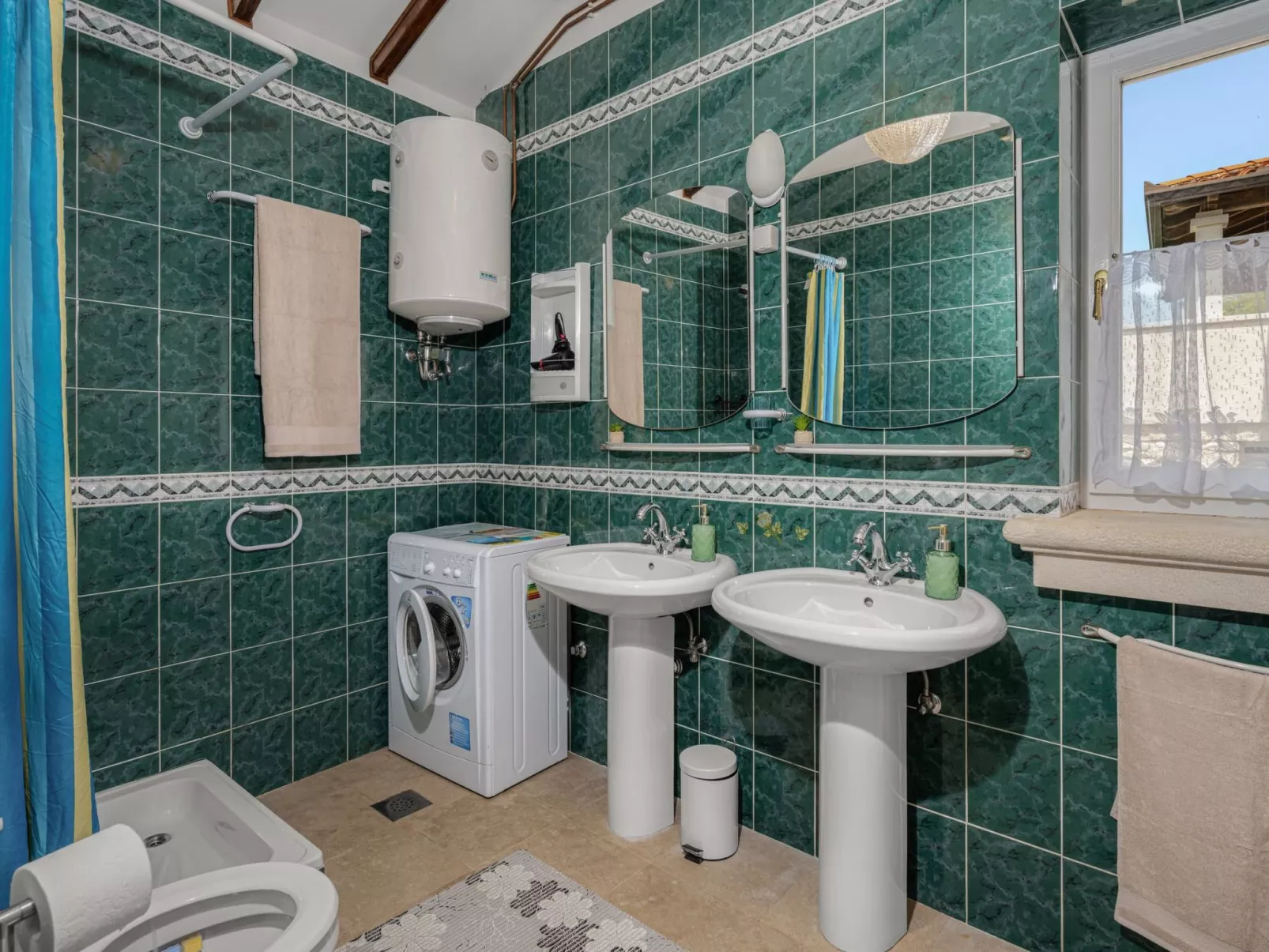 Gemütliches Ferienhaus in Ružići mit Offenem Kamin-Inside