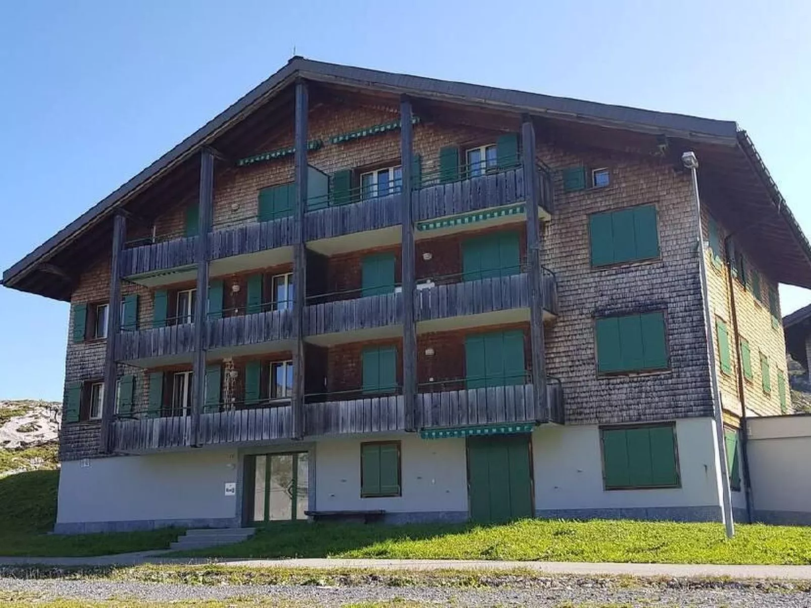 Frutt Alpine Home-Outside