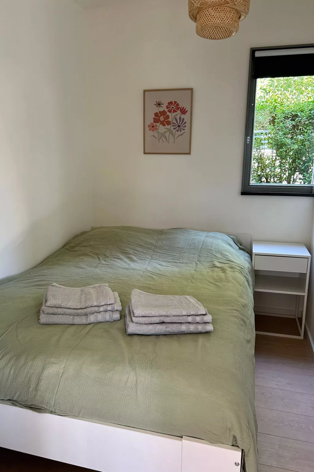 Winziges Sonnenhaus-Drinnen