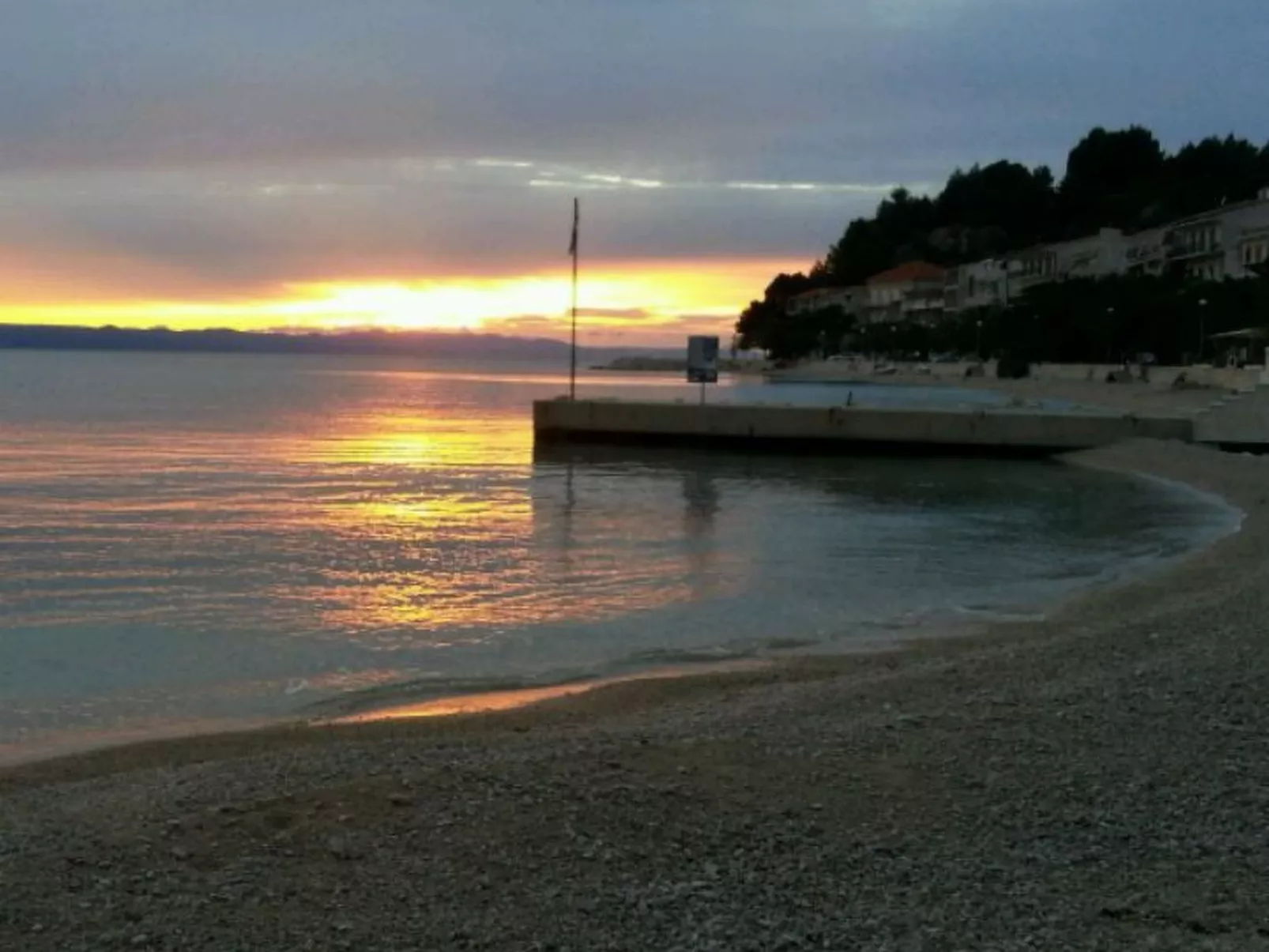 Anwesen mit Blick auf das Wasser-Draußen