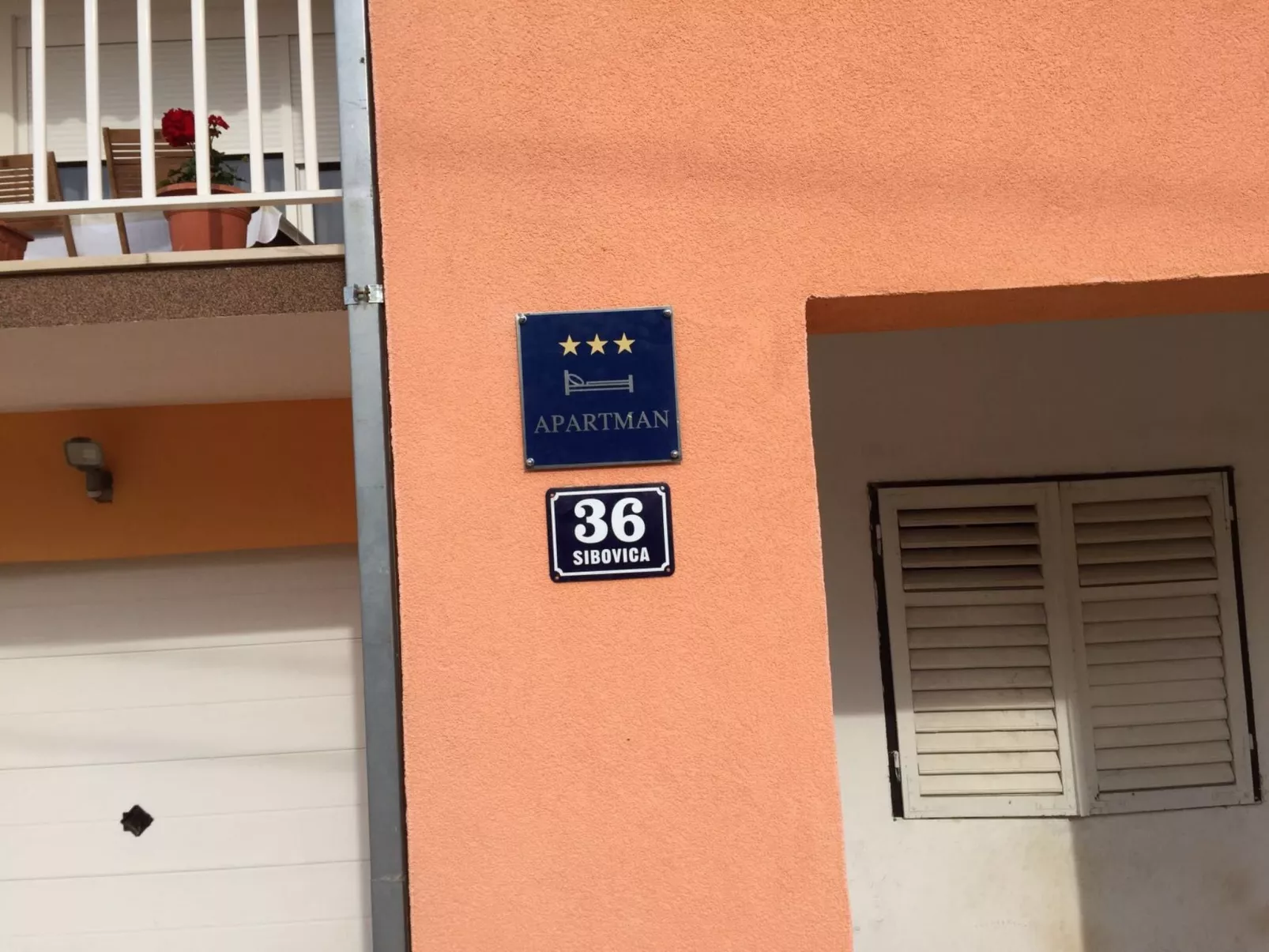 Moderne ap. 2 mit Pool und Grill in der Nähe von Split und Trogir-Outside