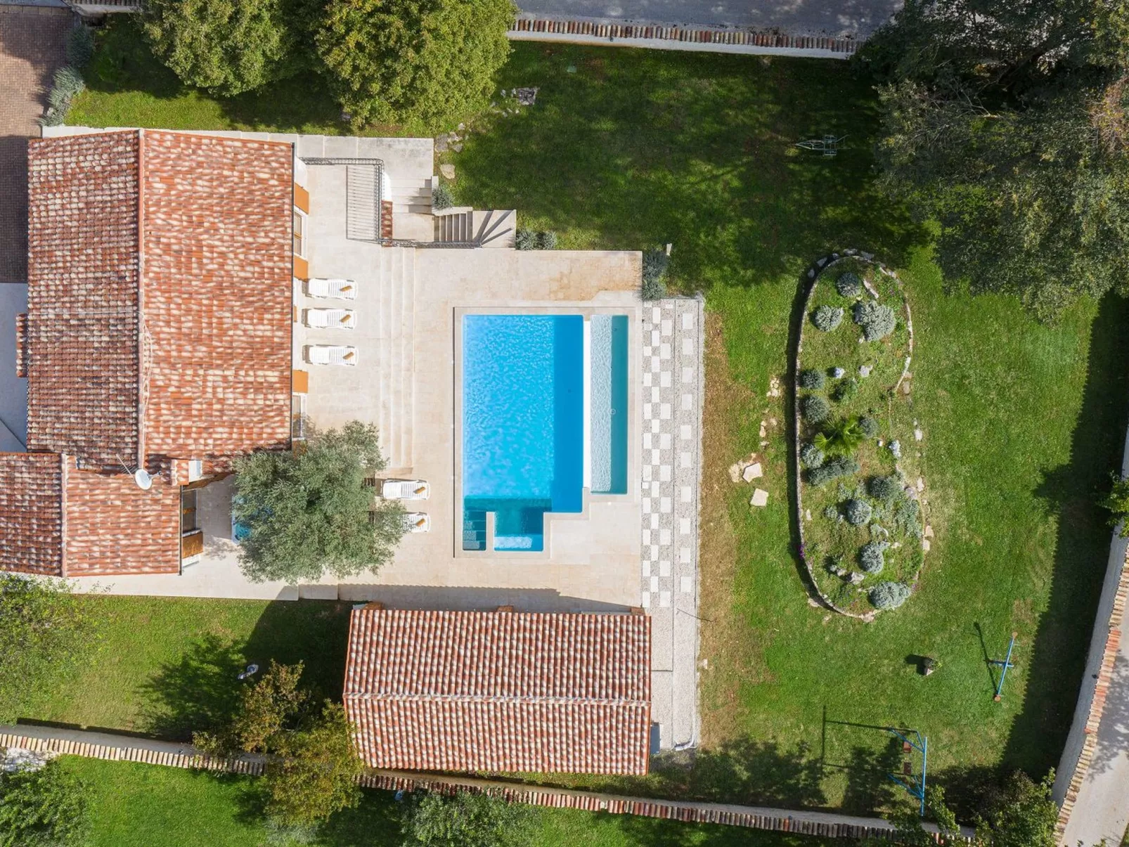 Haus in Bertoši mit privatem Pool-Outside