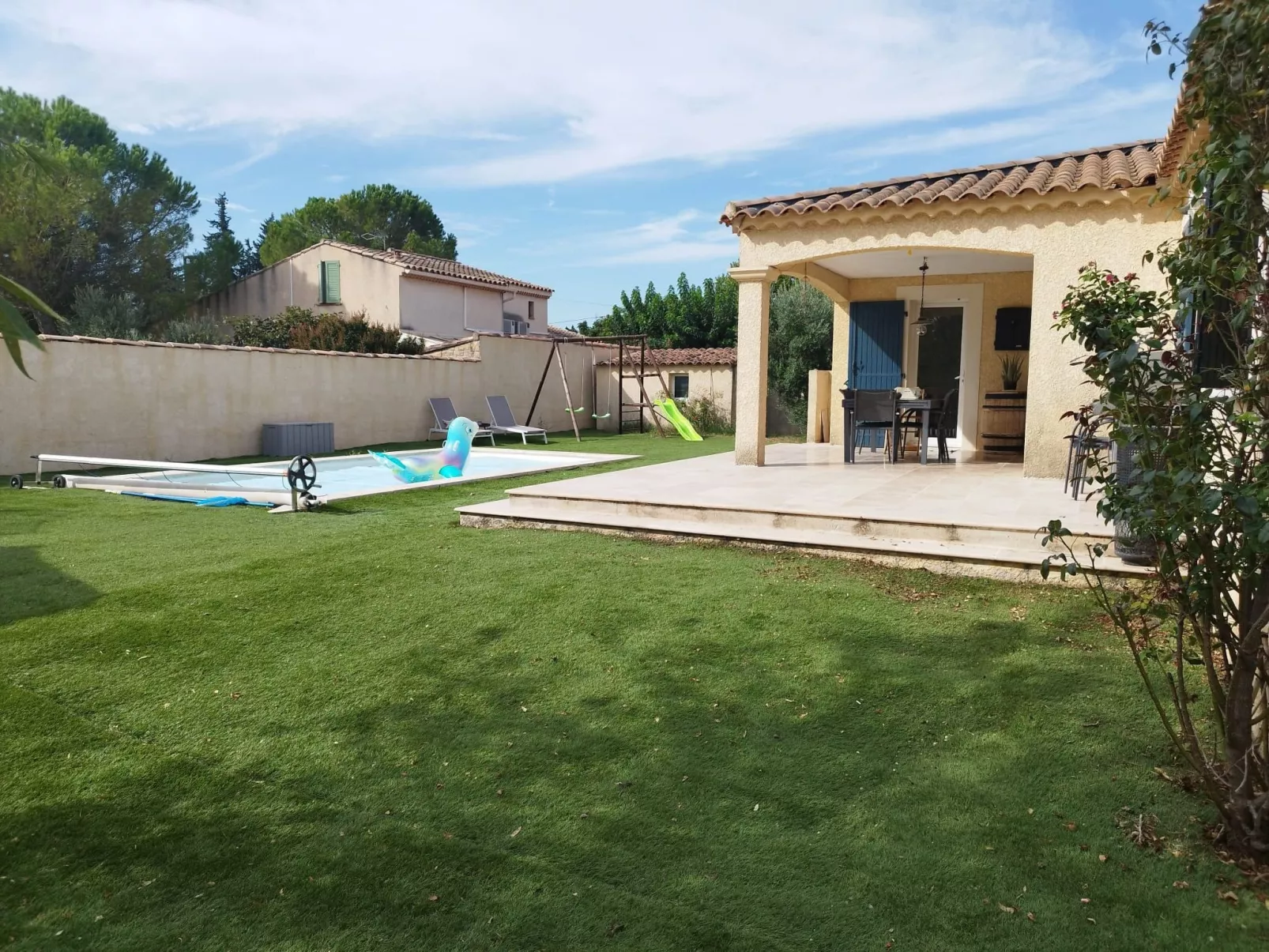 Charmantes Haus mit Pool und Garten-Draußen