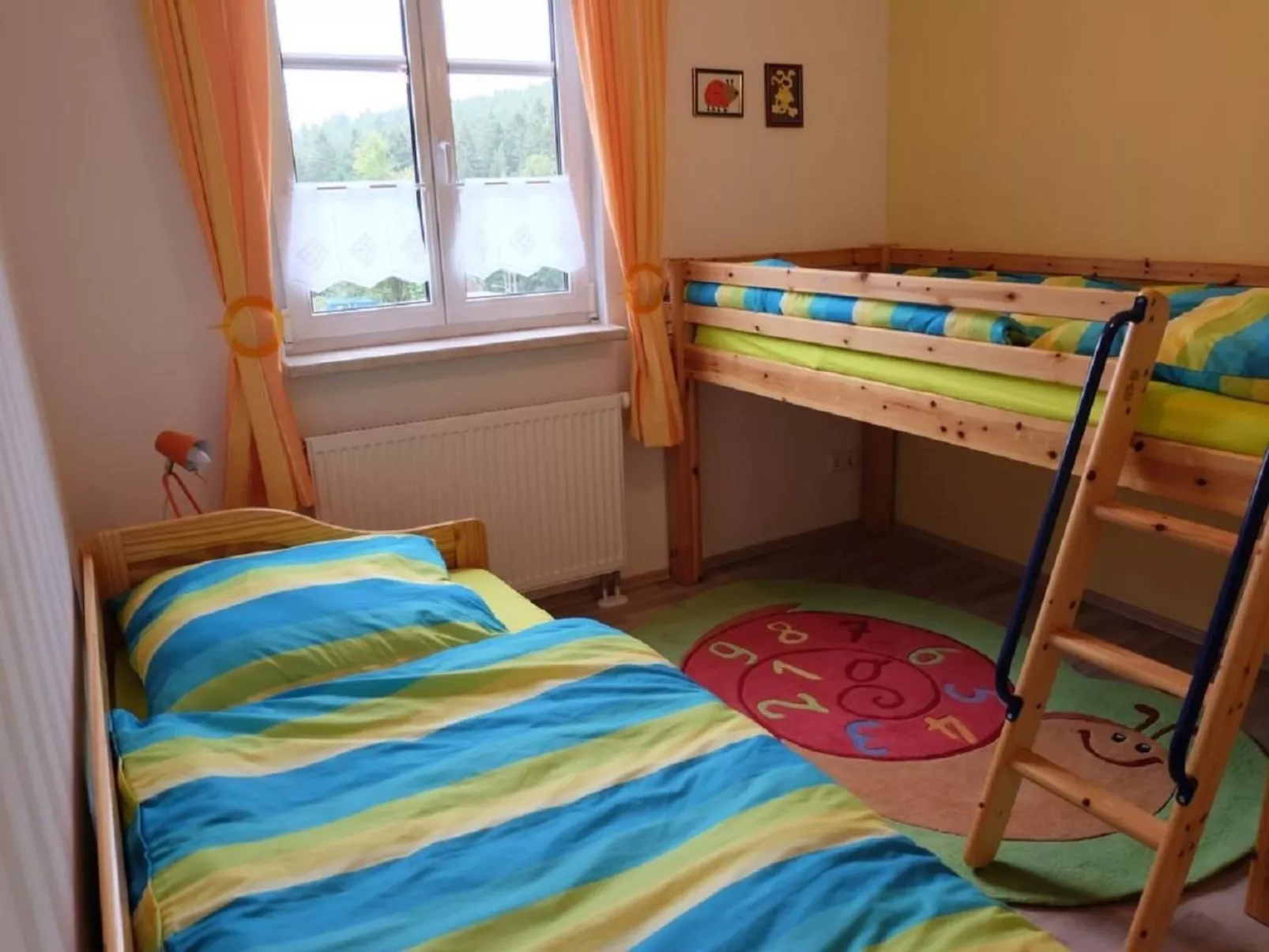 Am Wald mit Sauna-Drinnen