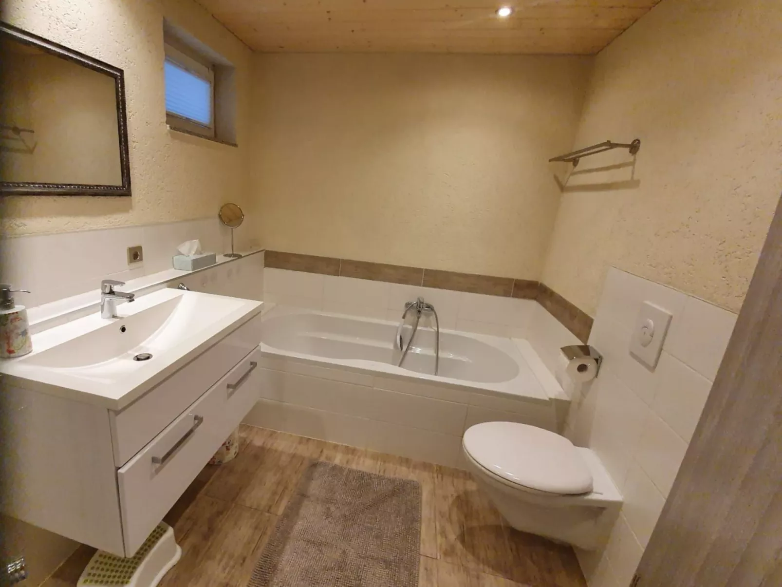 "Sonne & Mond"-Dedans