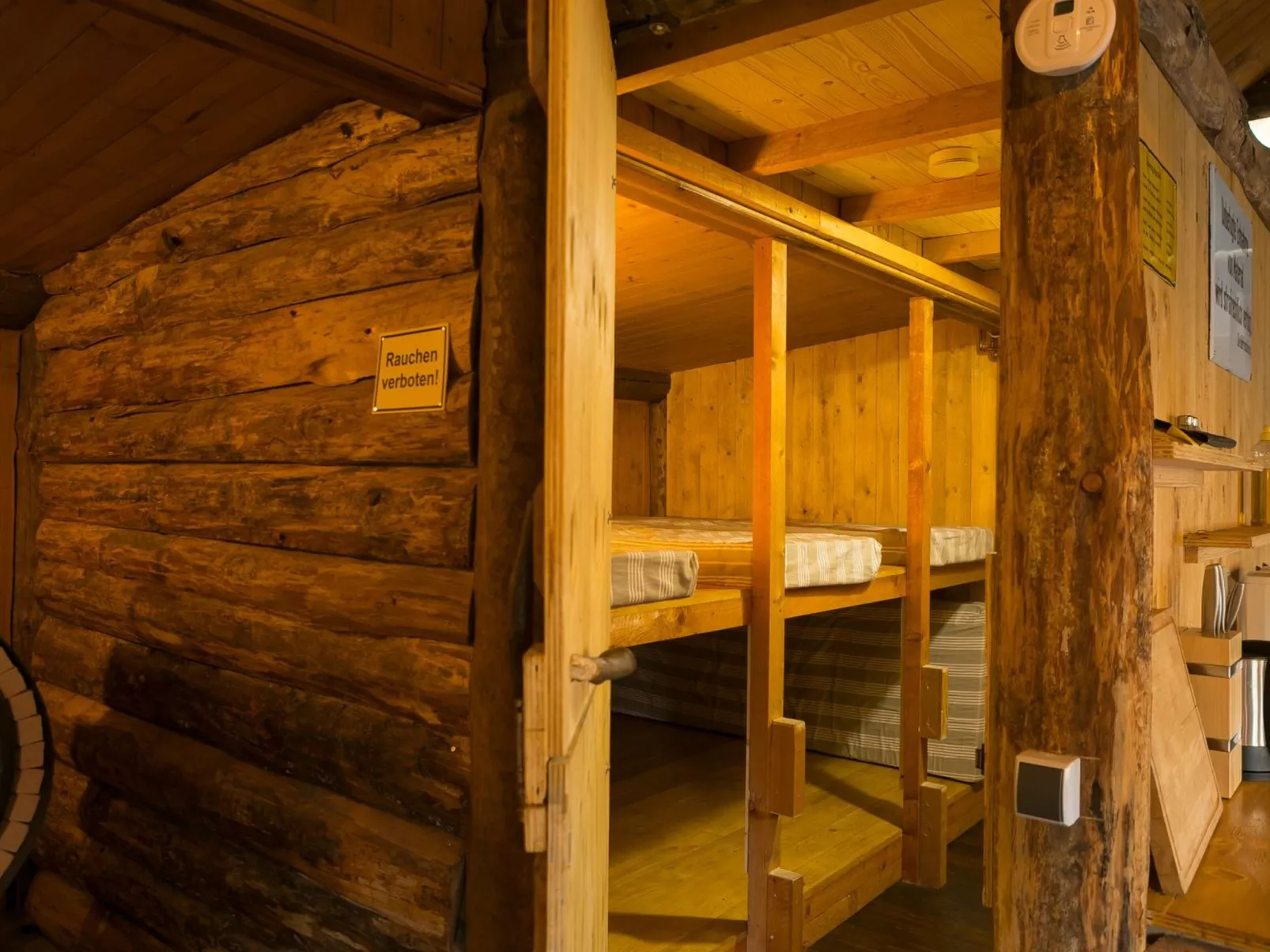 Gruppenhütte-Drinnen