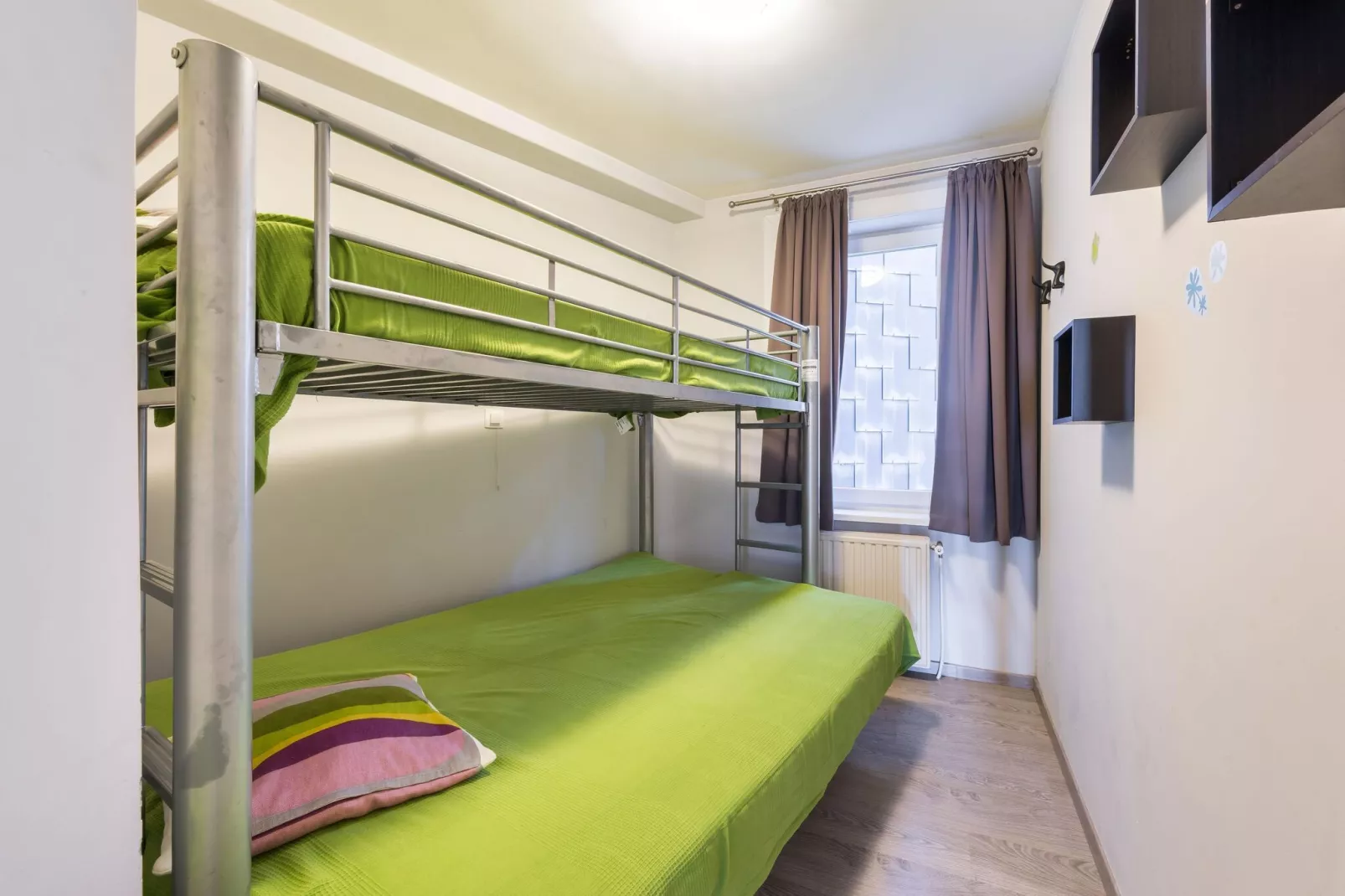 Apollo GV01G-Bedroom