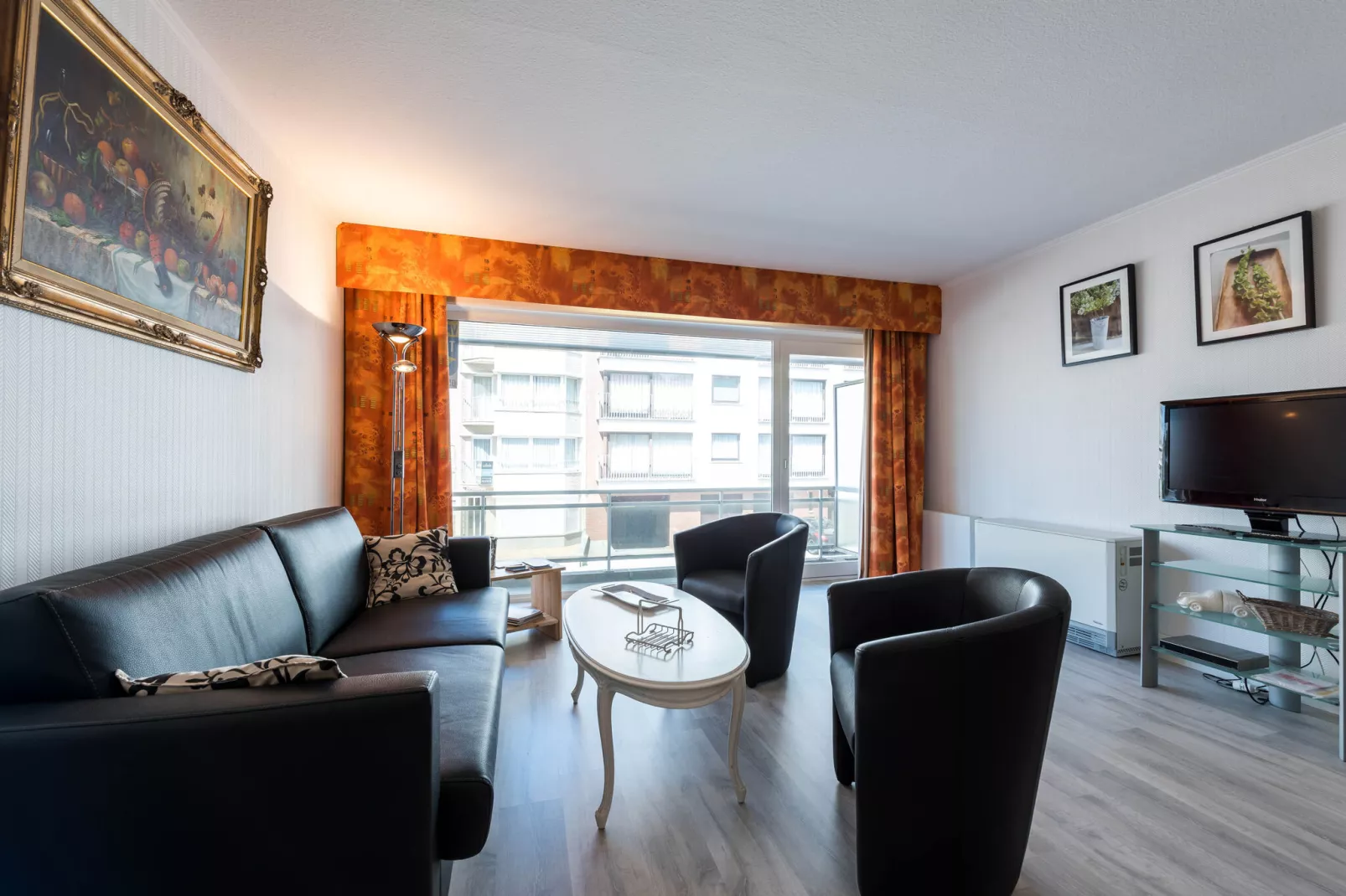 Ter panne 103-Living room