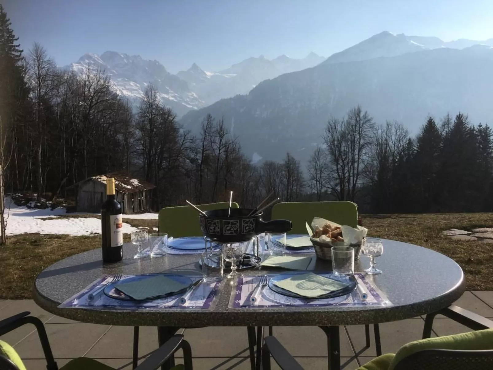 Mit Bergblick-Outside