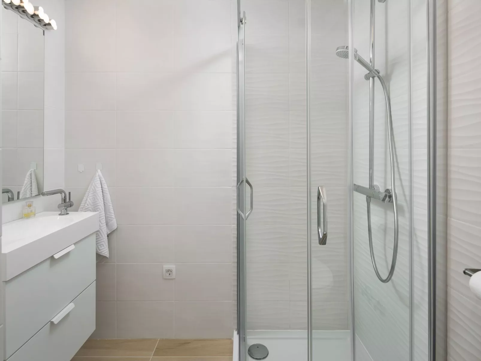 Charmante Villa mit gepflegtem Garten und beheiztem Pool-Inside