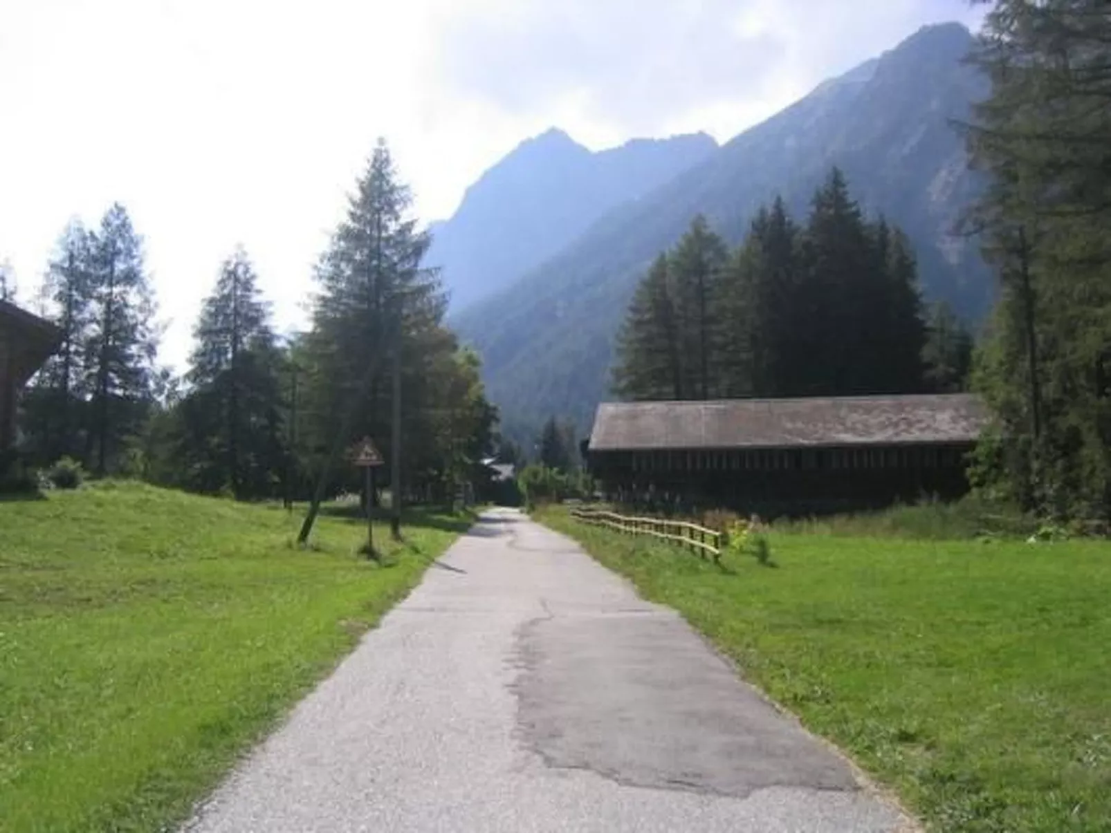 Chalet, Dil Arom, geschlossener Garten-Image-tags.info