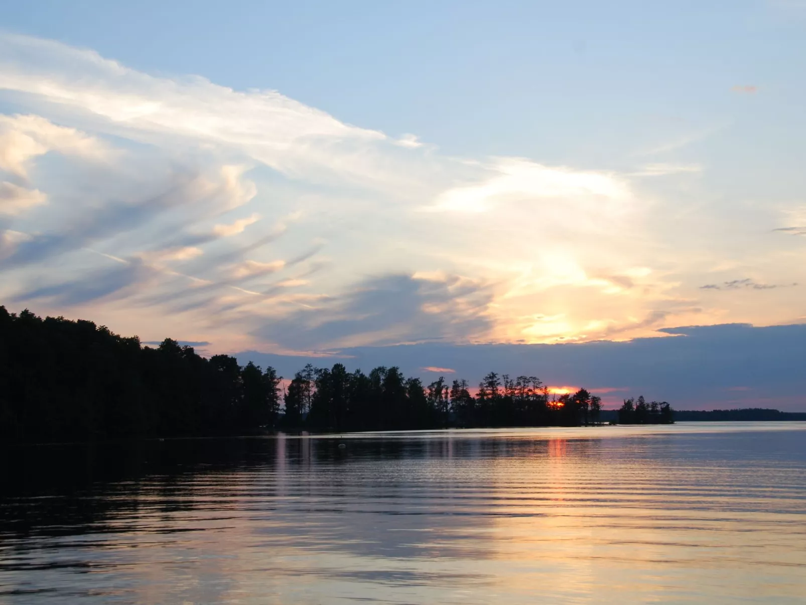 In Tibro mit Kleinem Garten-Draußen
