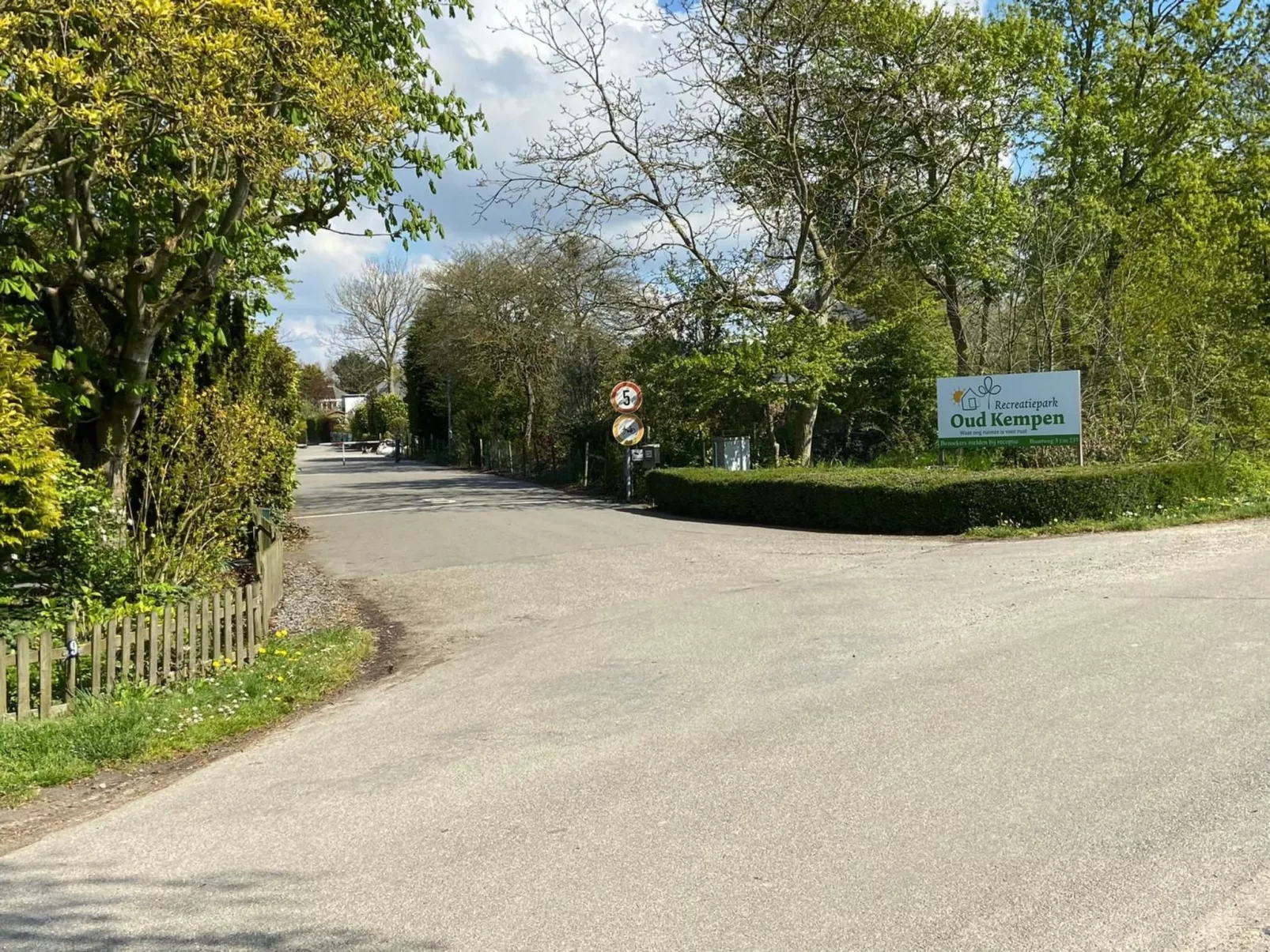 "Buurtweg 61"-Draußen