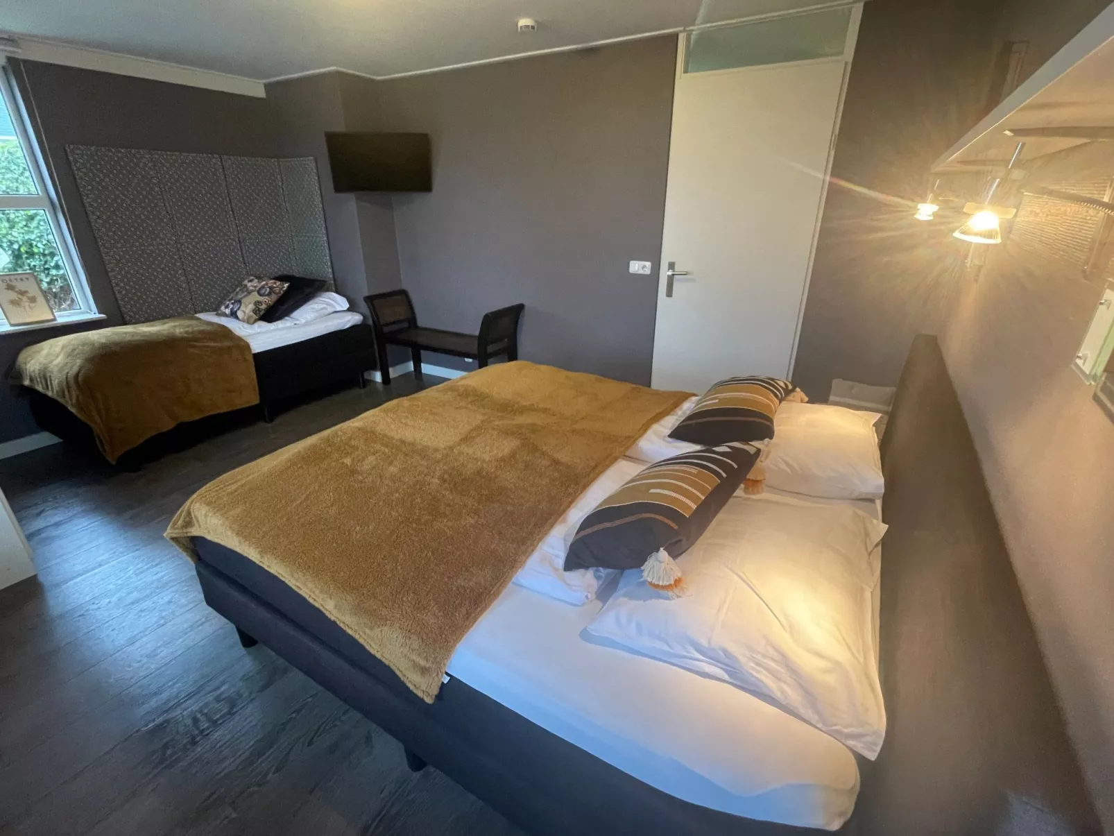 FH Satijnduiker-Dedans