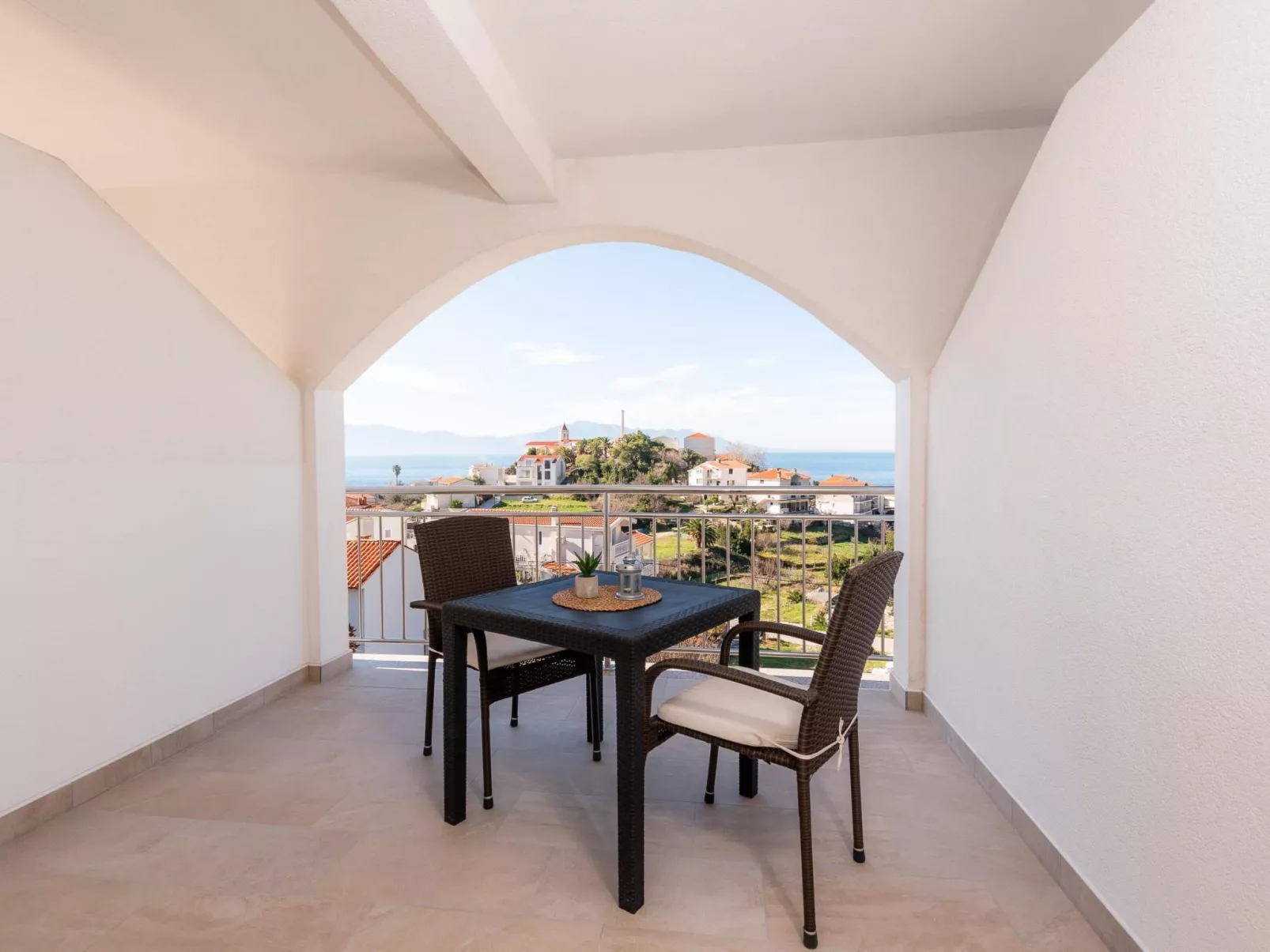 Mit privater Terrasse-Draußen