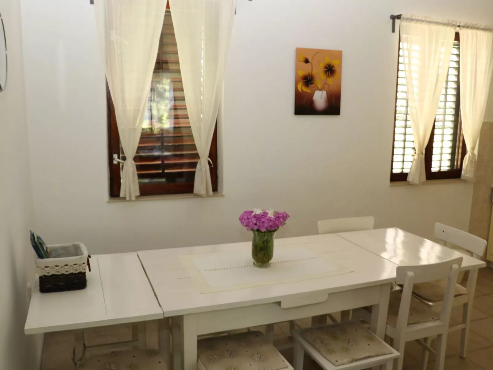 Mit Garten, Grill und Terrasse-Inside