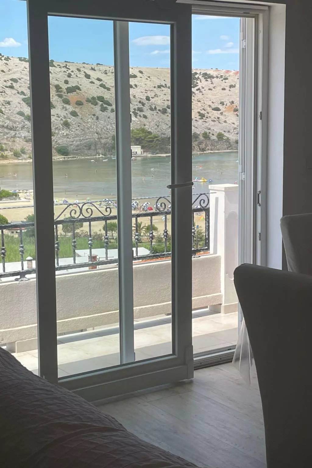 "Sanset" mit Blick auf das Wasser-Drinnen