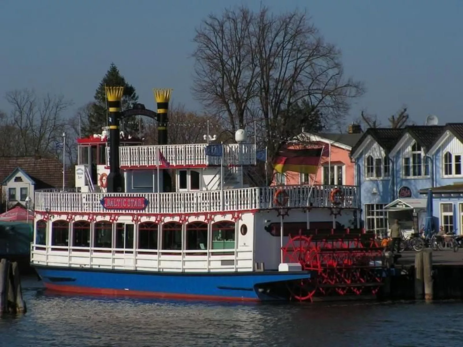 Strandnahe Wohnung mit Terrasse und Parkplatz-Dedans