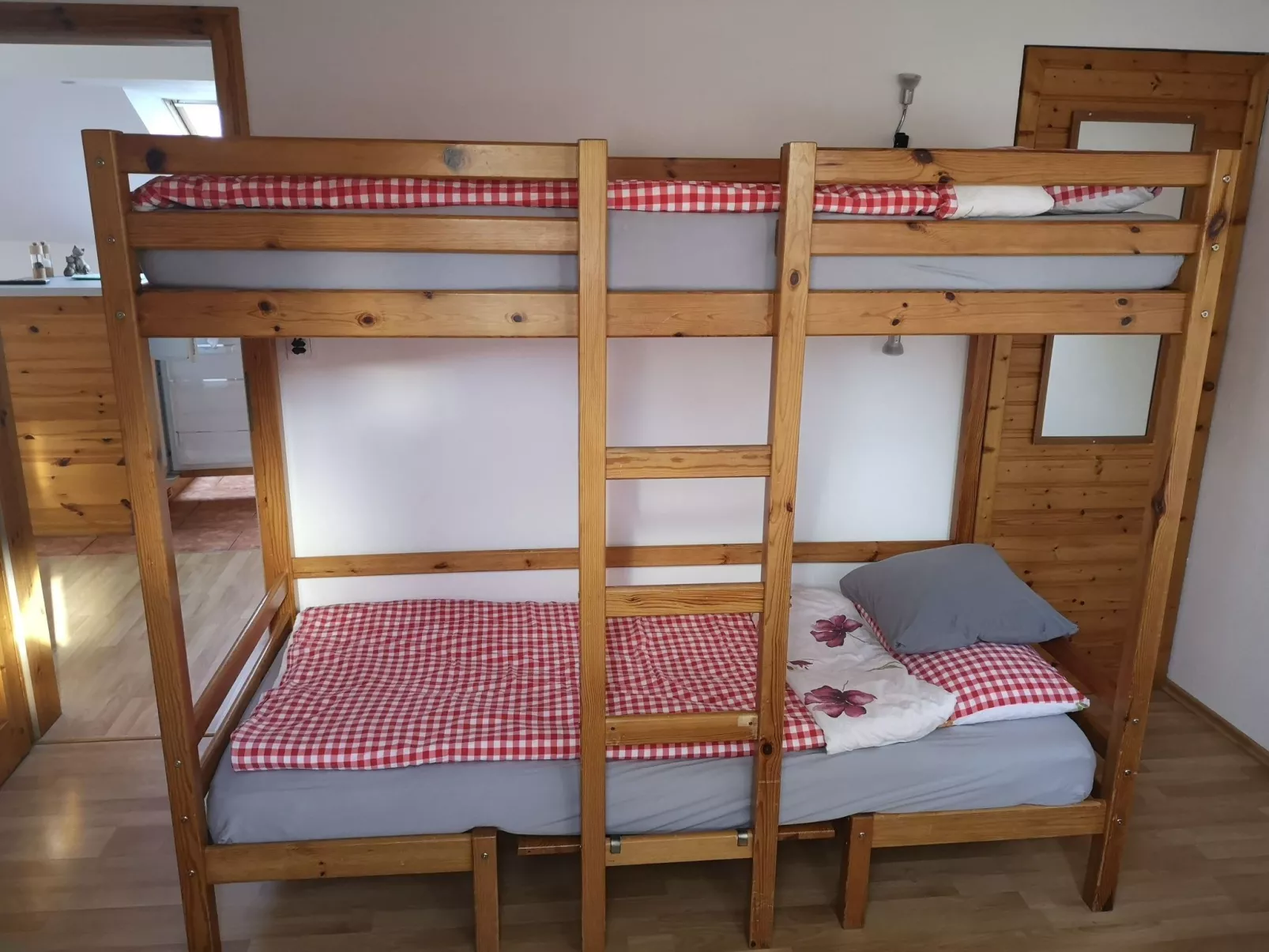 Haus Maria Hochschwarzwald, Garten umzäunt, Wald-Inside