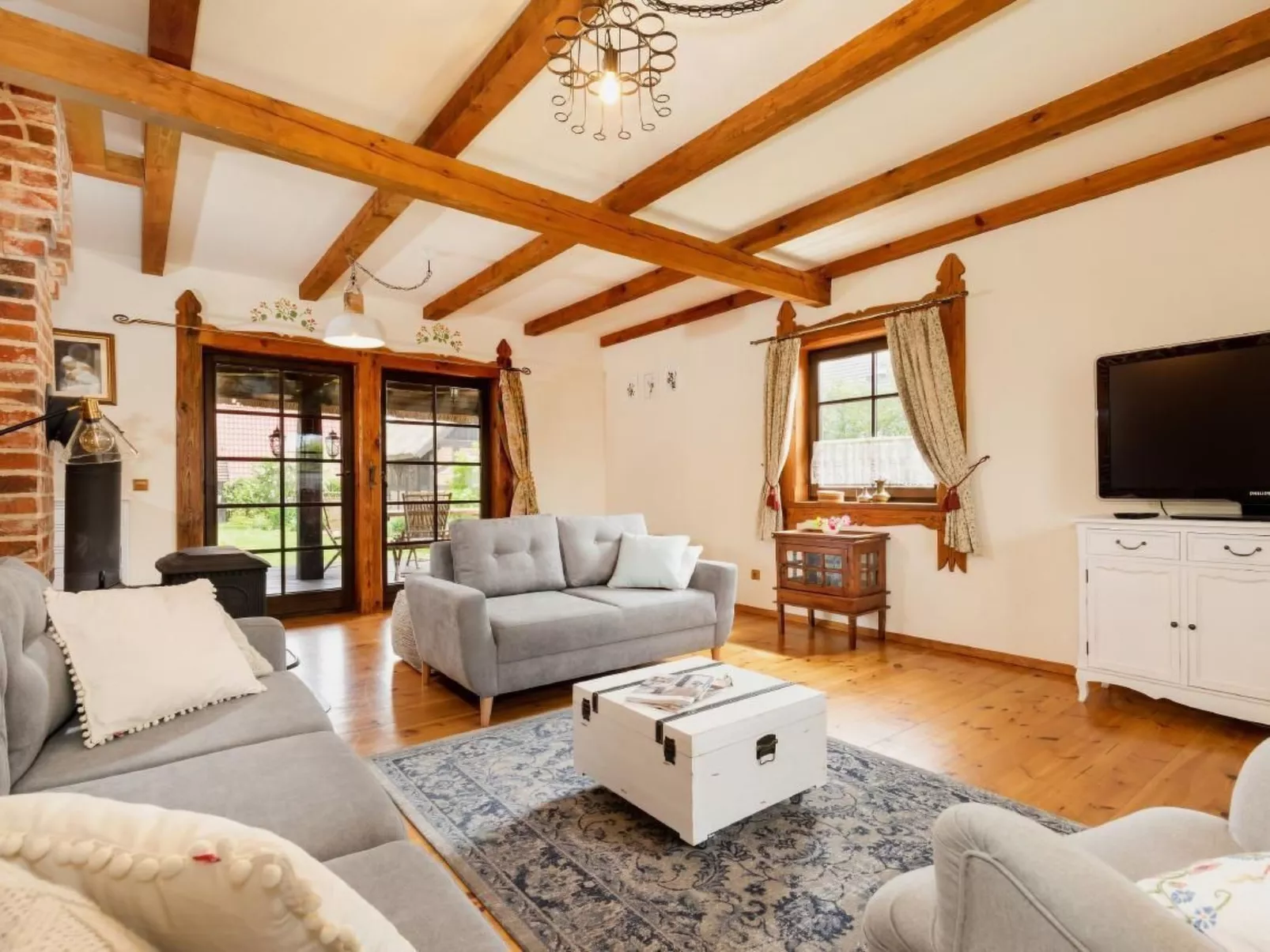 In Gąski mit Gepflegtem Garten-Drinnen