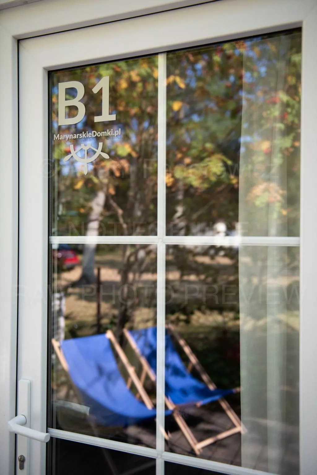 Marynarskie Domki mit der Aussicht auf Spielplatz-Inside