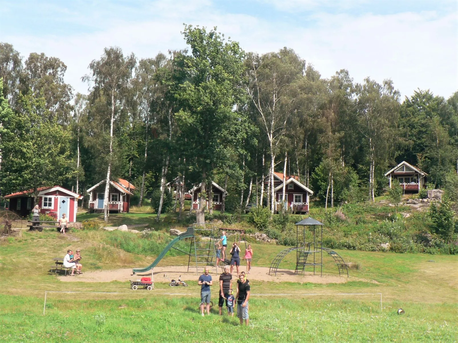 Holzhaus mit überdachter Terrasse-Outside