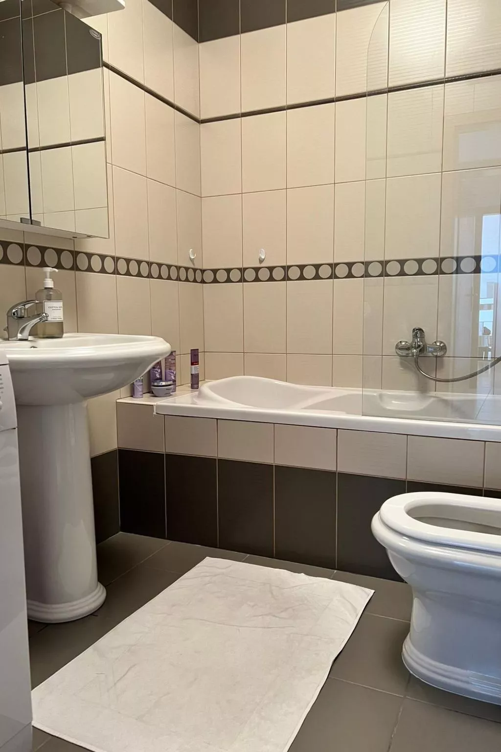 Appartement mit Terrasse-Drinnen