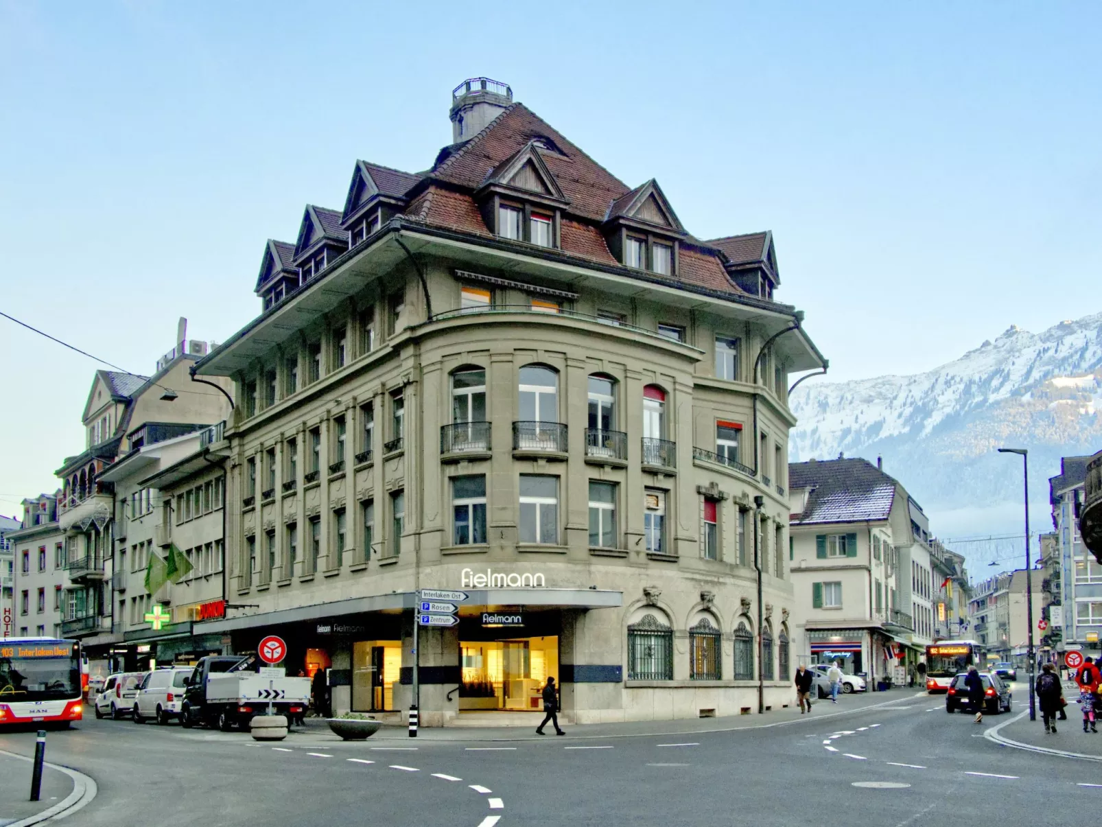 BANK House Suite 204-Outside