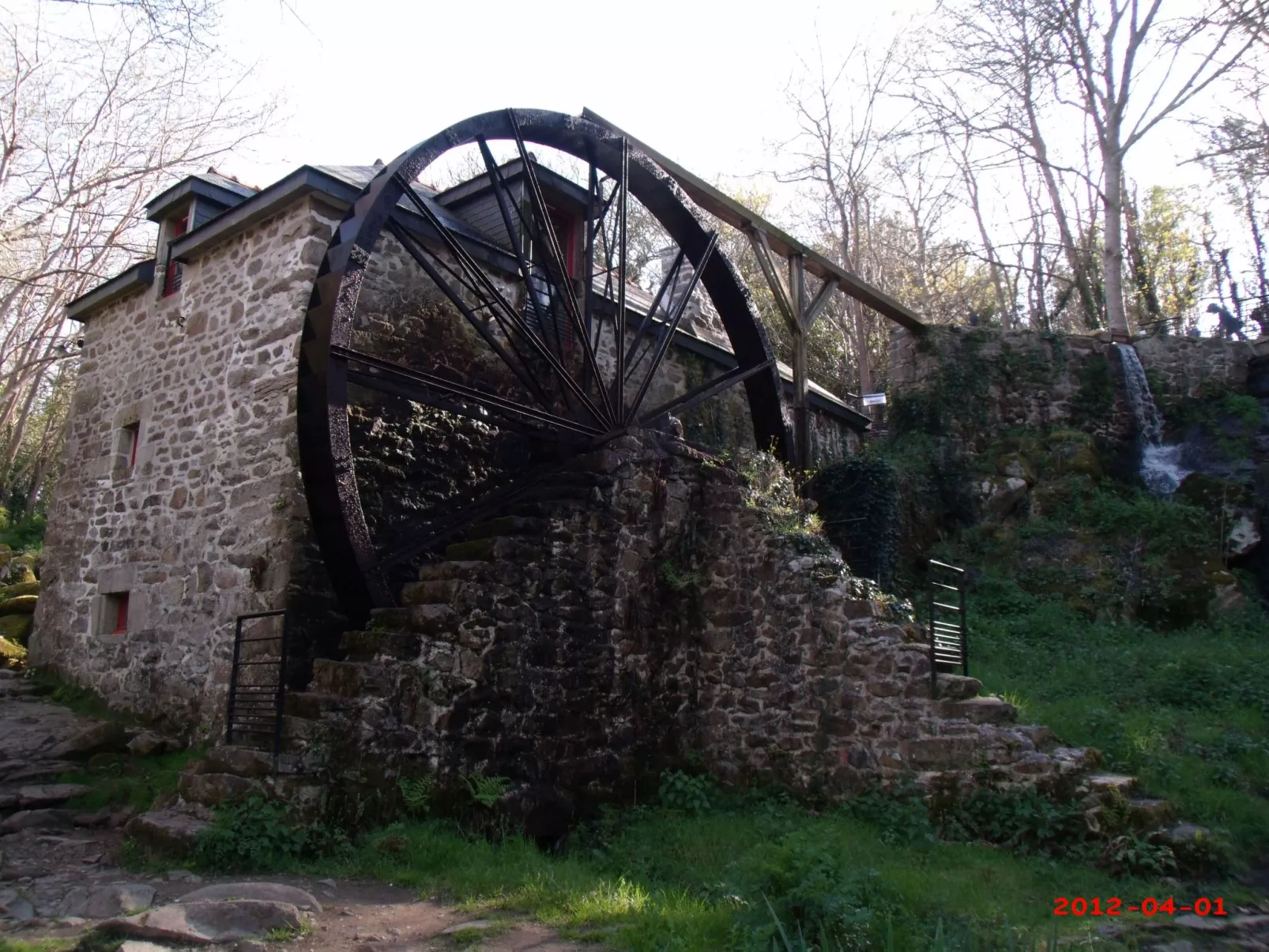 Gîte du four à pain (Unterkunft im Brotofen)-Dehors