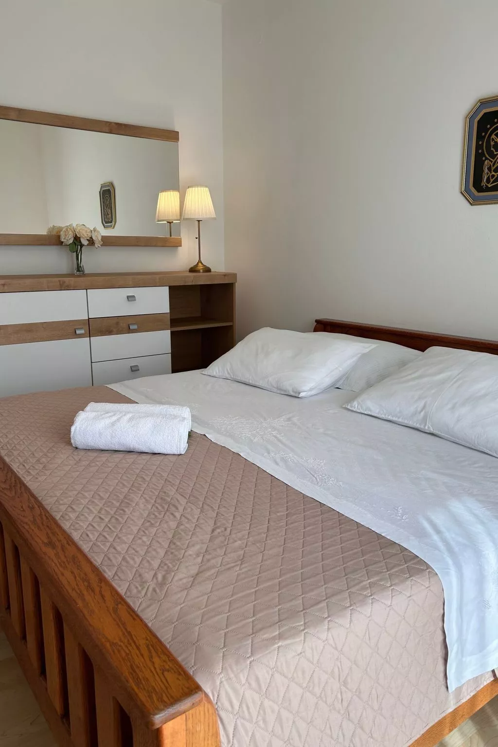 Coastal Comfort Apartment Teilen Speichern-Inside