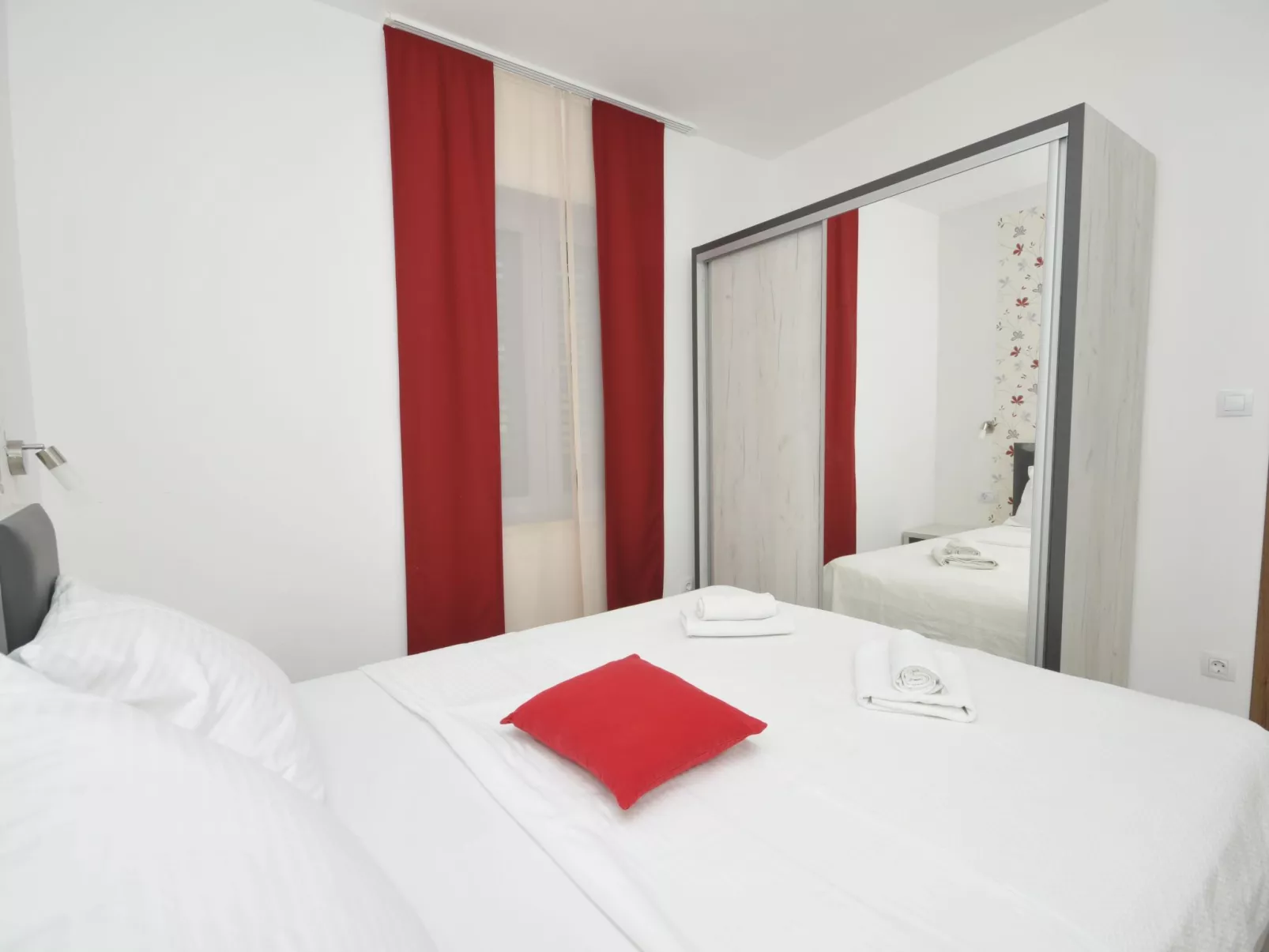 Villa Rimac in Kastel Stafilic mit Garten, Grill-Drinnen