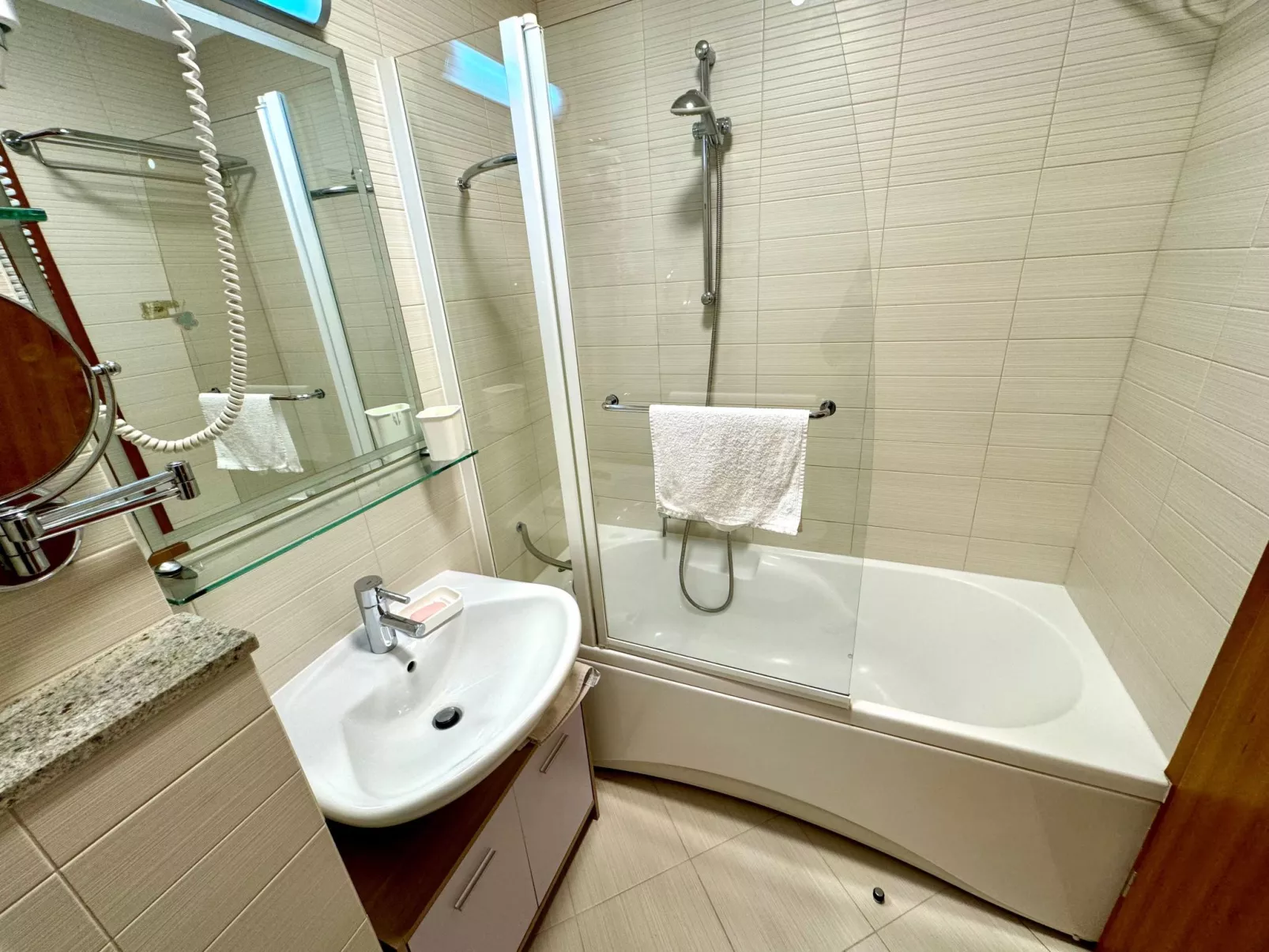 Apartment Golden Sun-Dedans