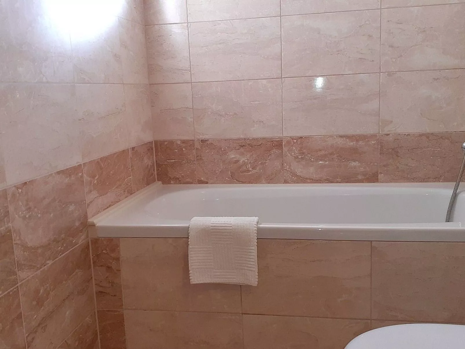 Schöne Ferienwohnung in Baska Voda mit Terrasse-Drinnen