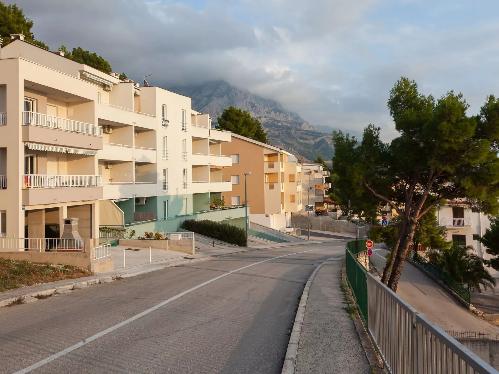 Wohnung mit Blick auf das Wasser-Draußen
