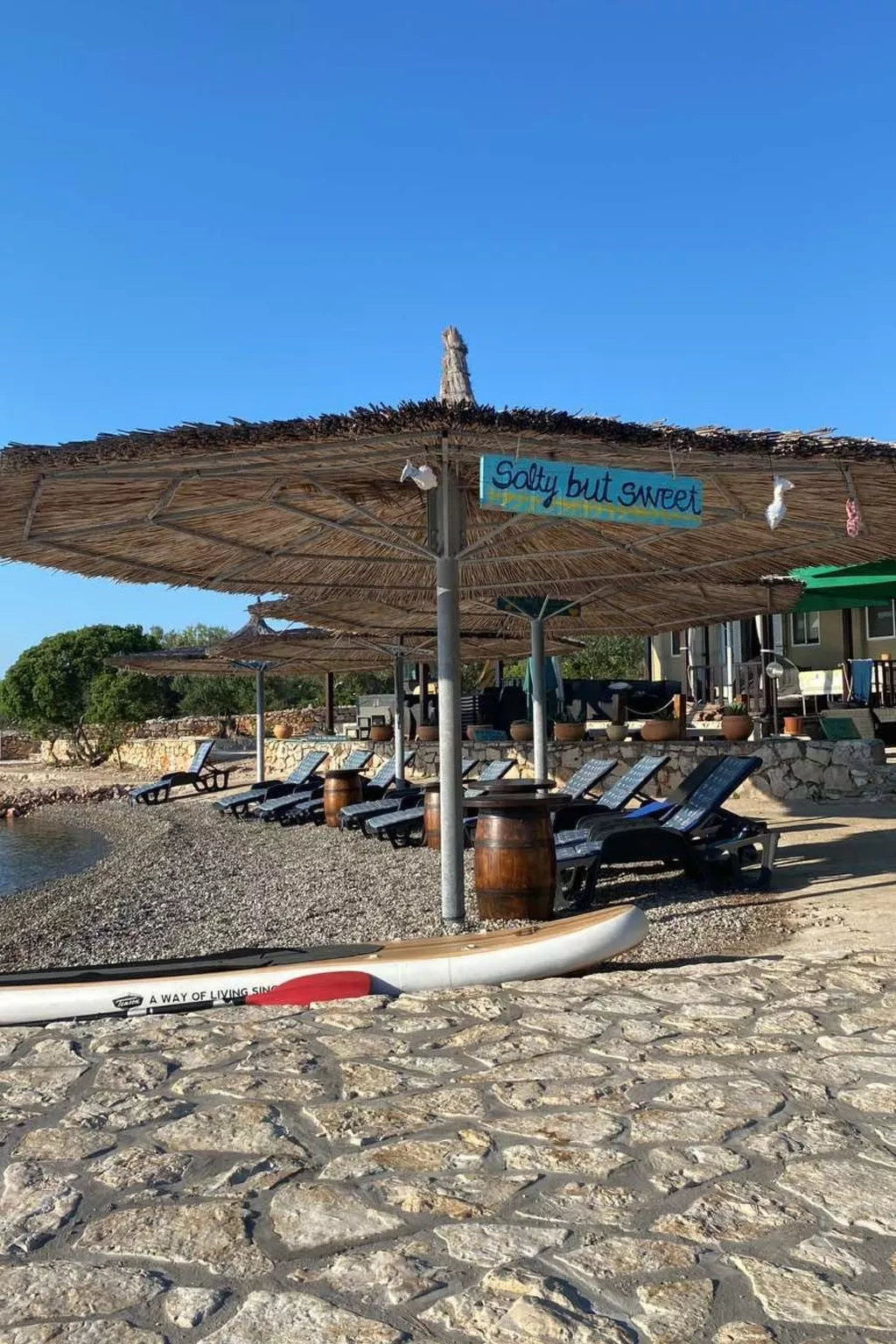 Strandhaus Danica - Ferienanlage Bain, Žut - Kornati-Image-tags.info