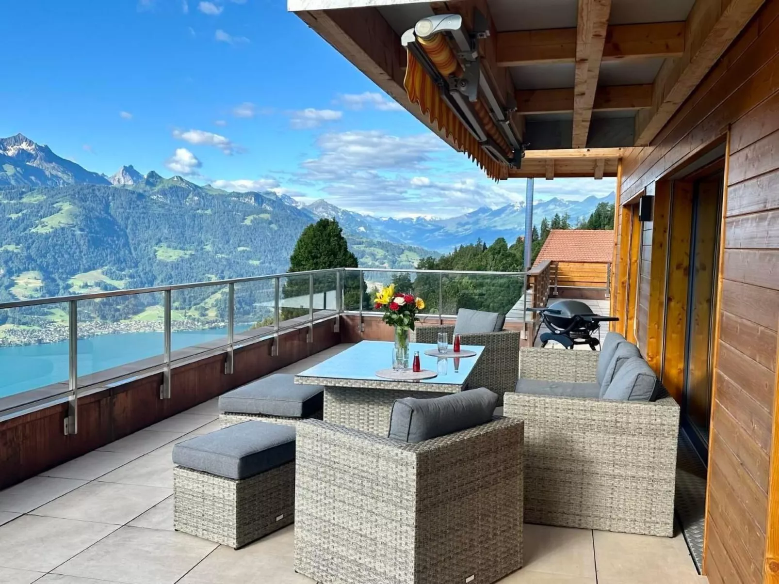 Panorama-Beatenberg-Drinnen