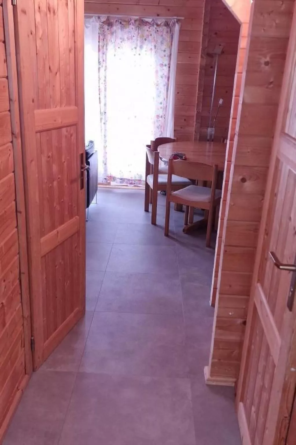 Chalet/ Blockhaus auf Camping-Drinnen