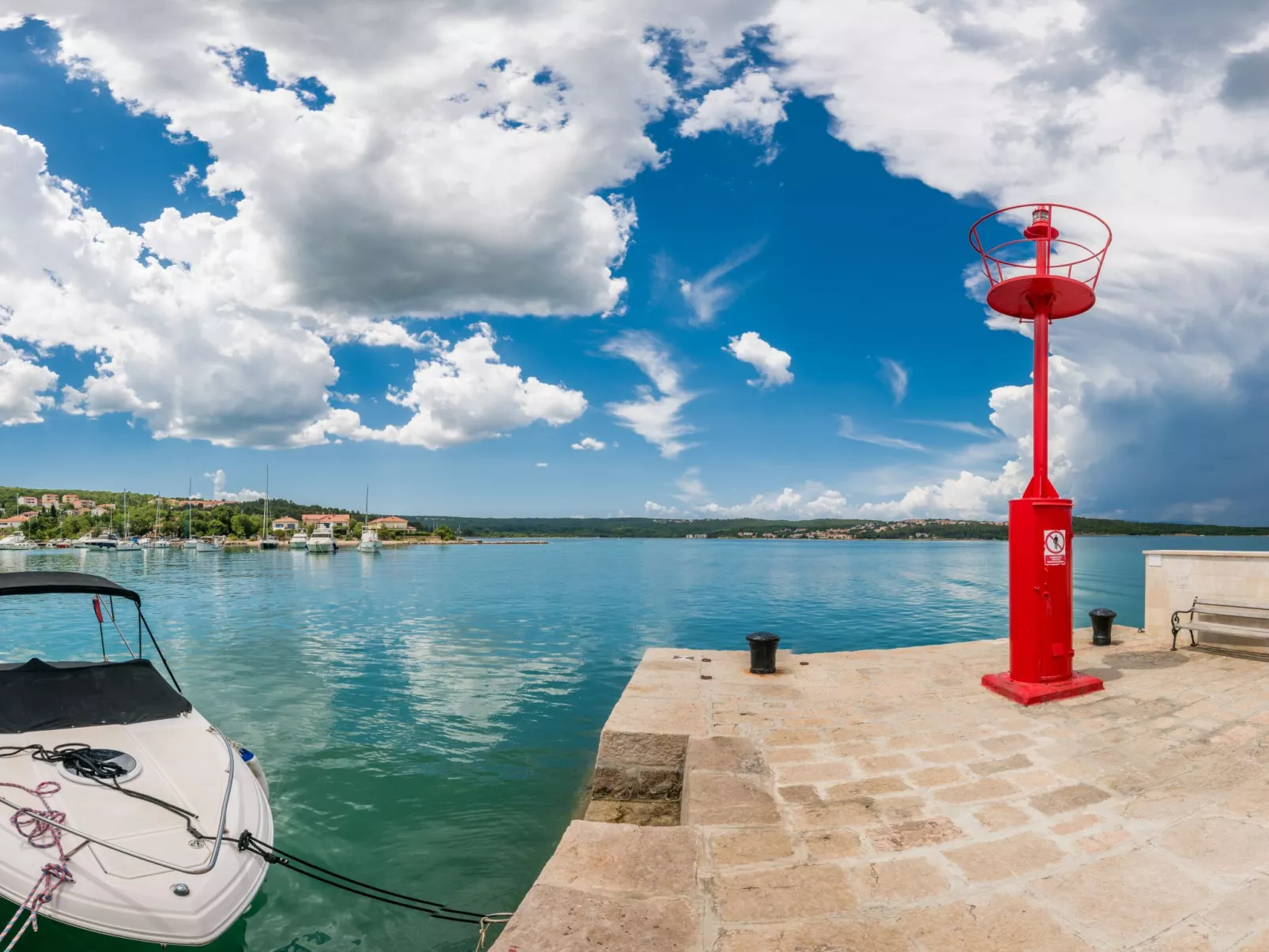 Mit Klimaanlage und Balkon-Draußen
