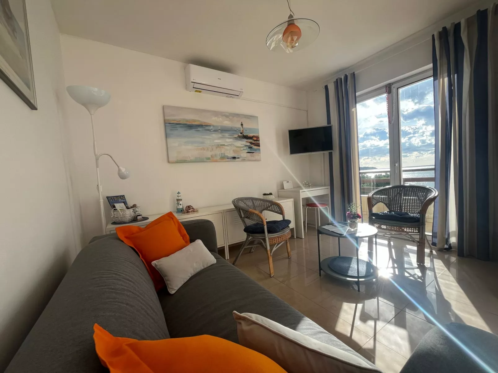 Apartment Marijana mit Meerblick-Drinnen