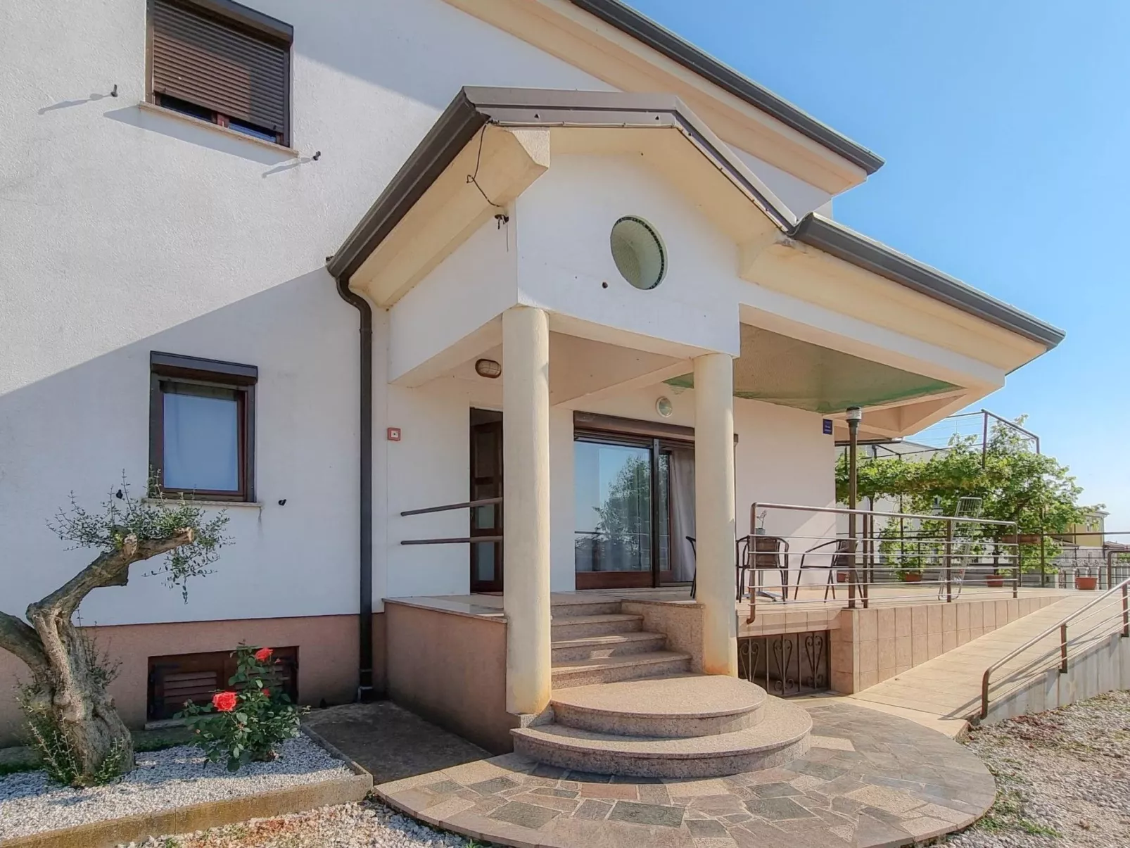 Wohnung "Dani" mit Terrasse-Outside