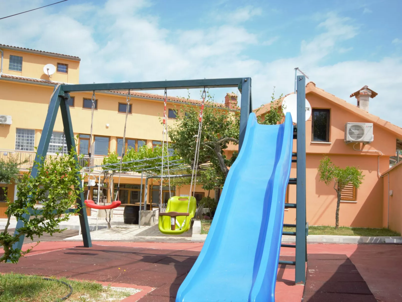 XXL-Ferienhaus "Cokuni" mit privatem Pool-Dehors