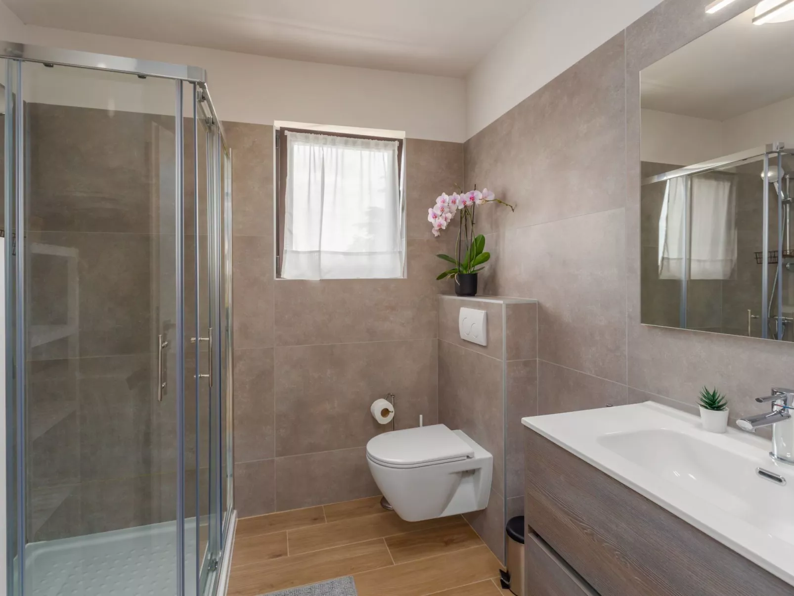 Luka Premium-Drinnen