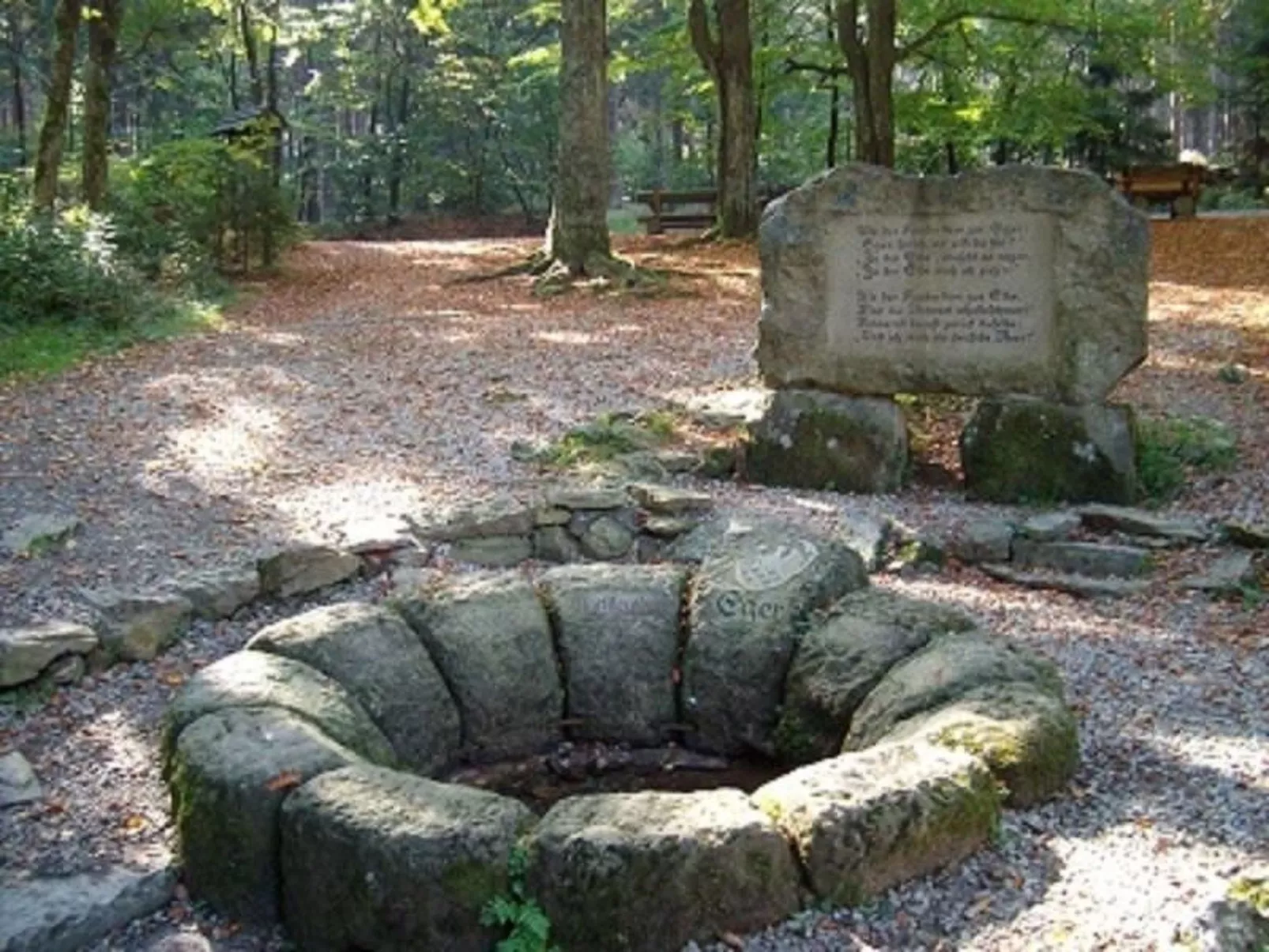 Mit zwei Schlafzimmern und Balkon-Draußen