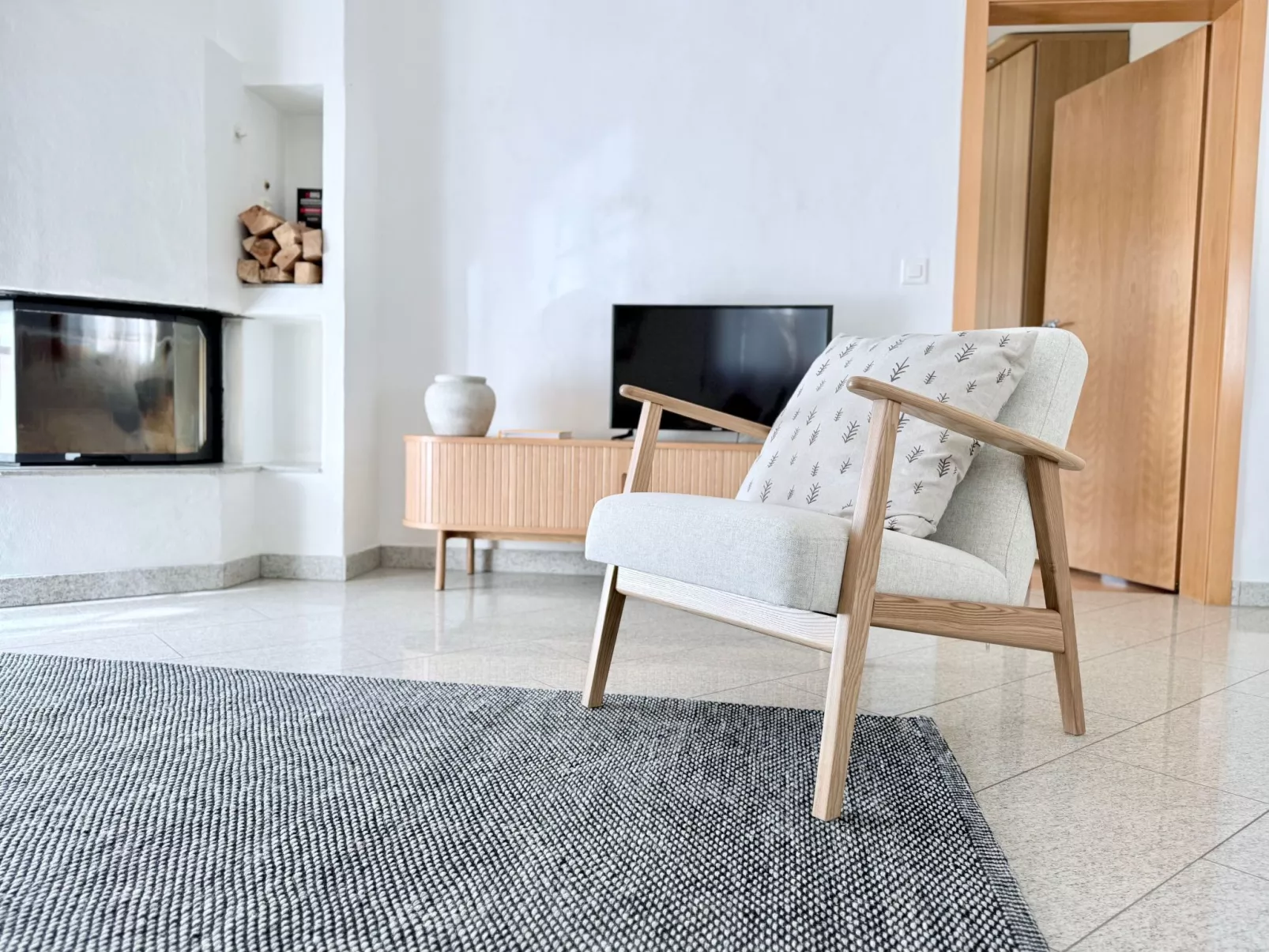 Familienfreundliche und gemütliche 3.5 Wohnung mit Garten-Drinnen