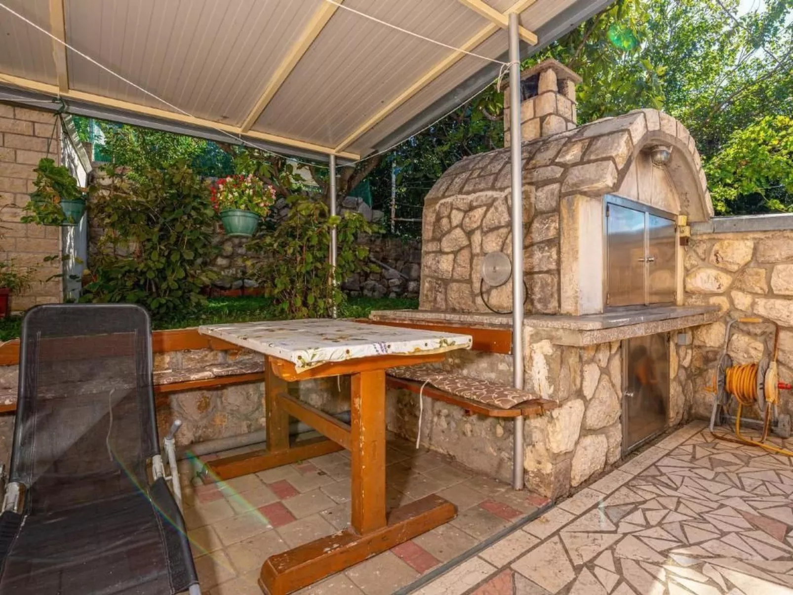 In Dramalj mit Terrasse und Grill-Outside