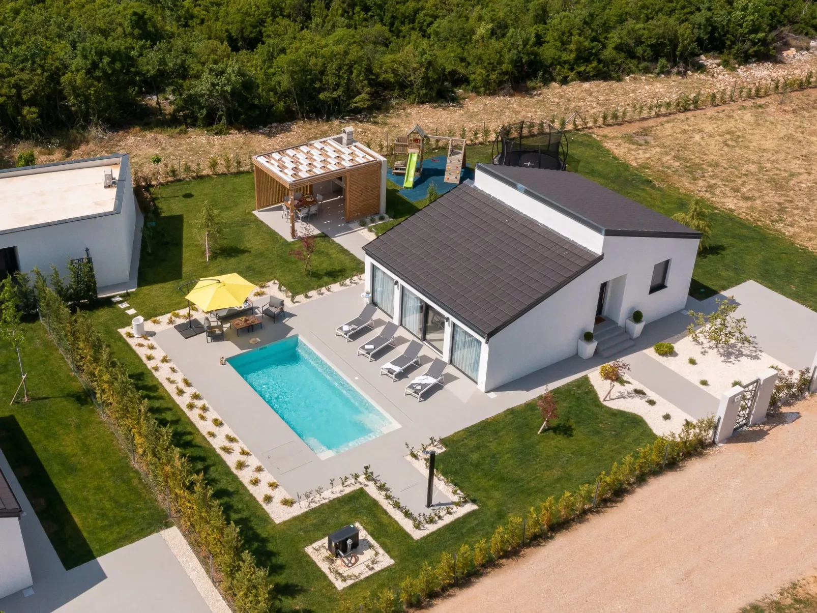 Villa Lu in Oklaj-Image-tags.info