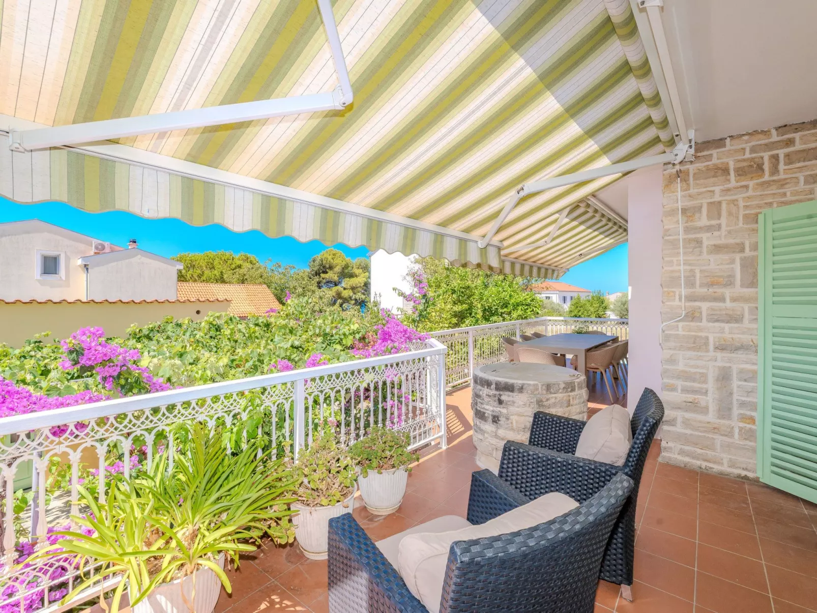 Gartenvilla am Meer Kožino-Drinnen