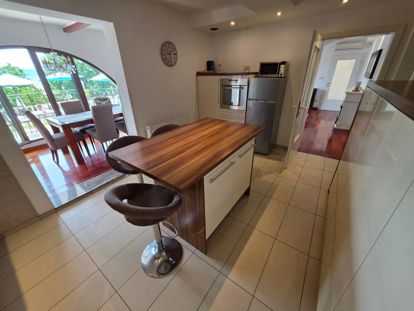 Wohnung mit Terrasse - Gemeinschaftspool-Dedans