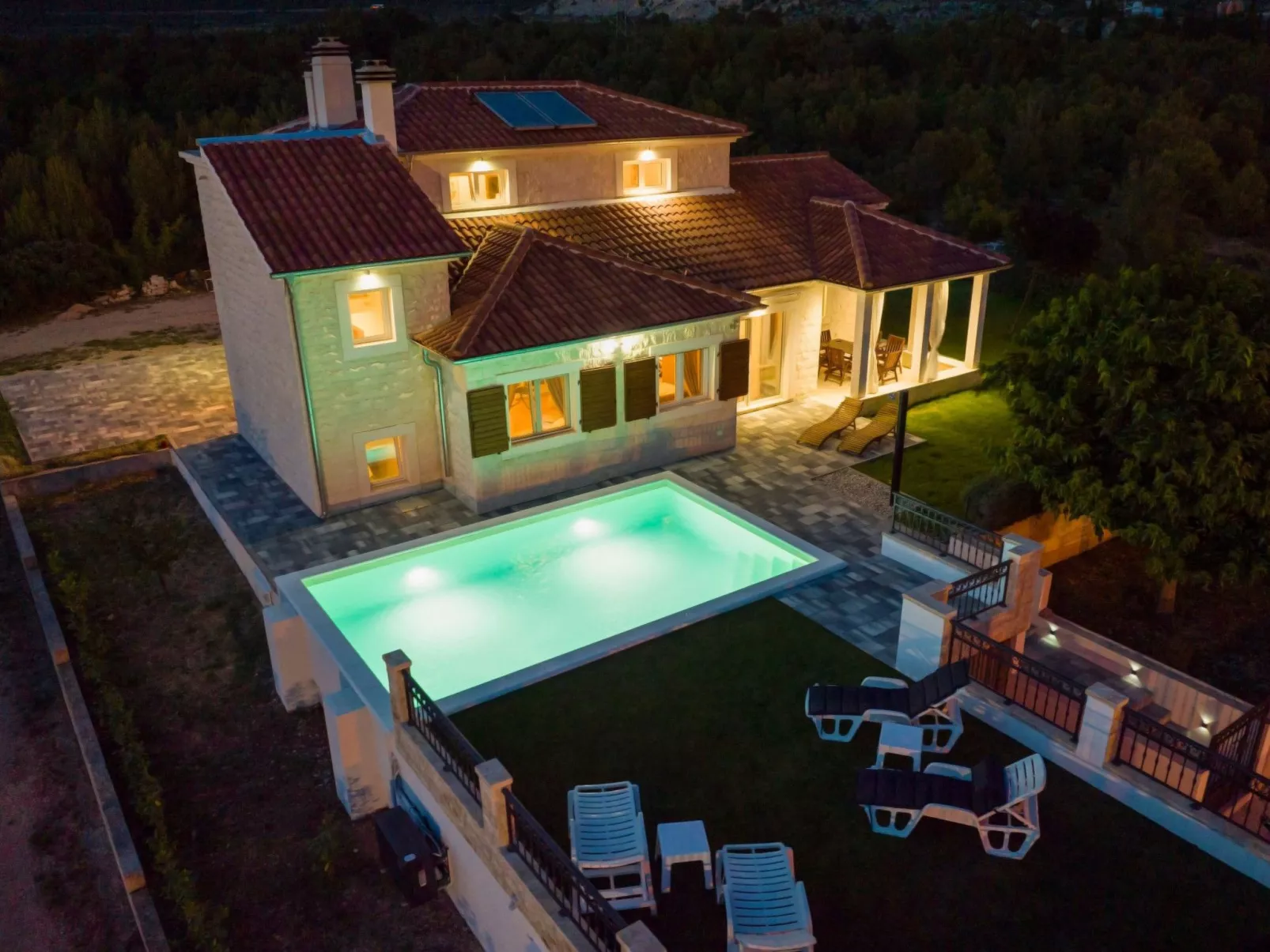 Villa Whitestone bei Šibenik-Dedans